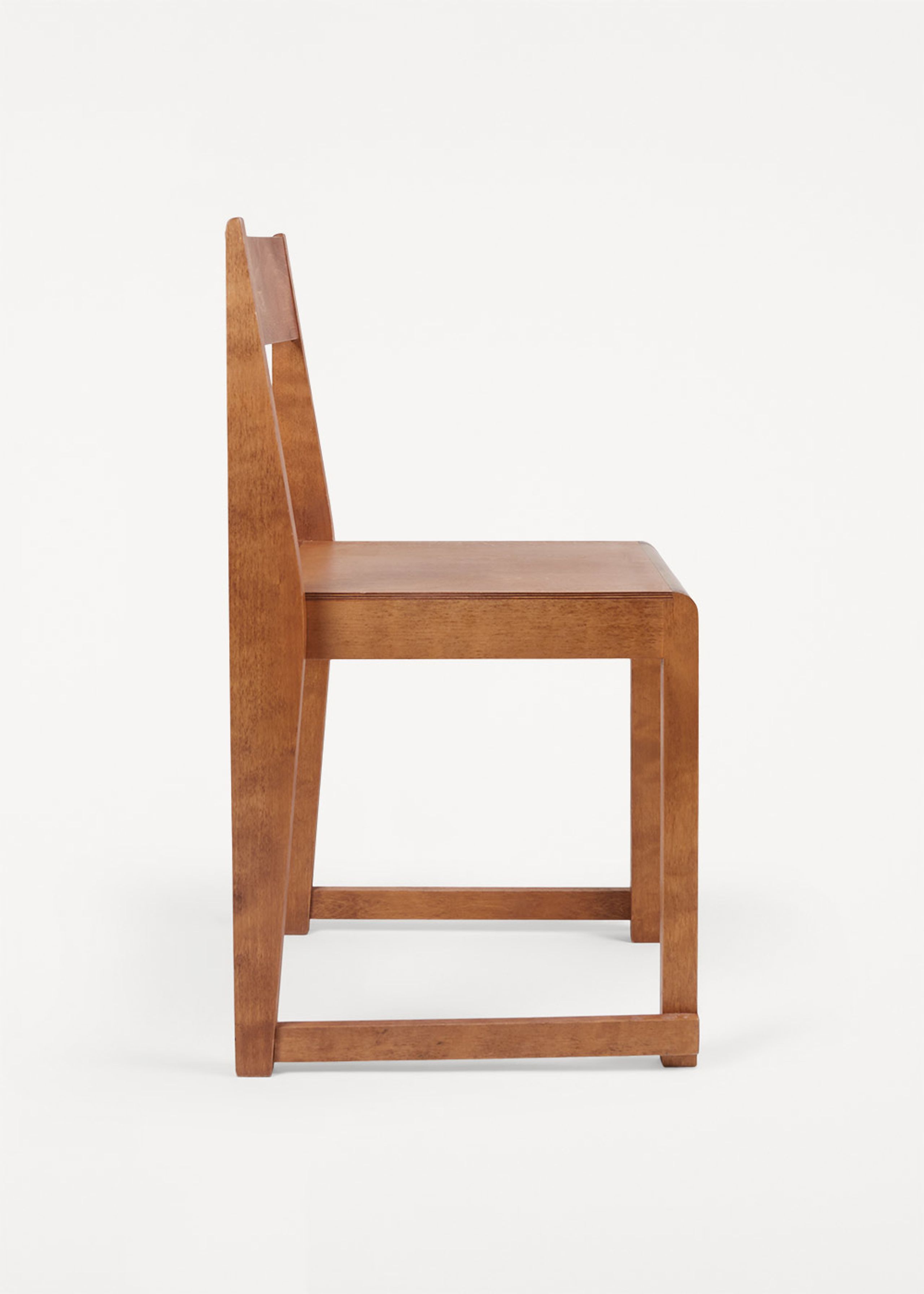 FRAMA - Chair - Chair 01 - Warm Brown Wood