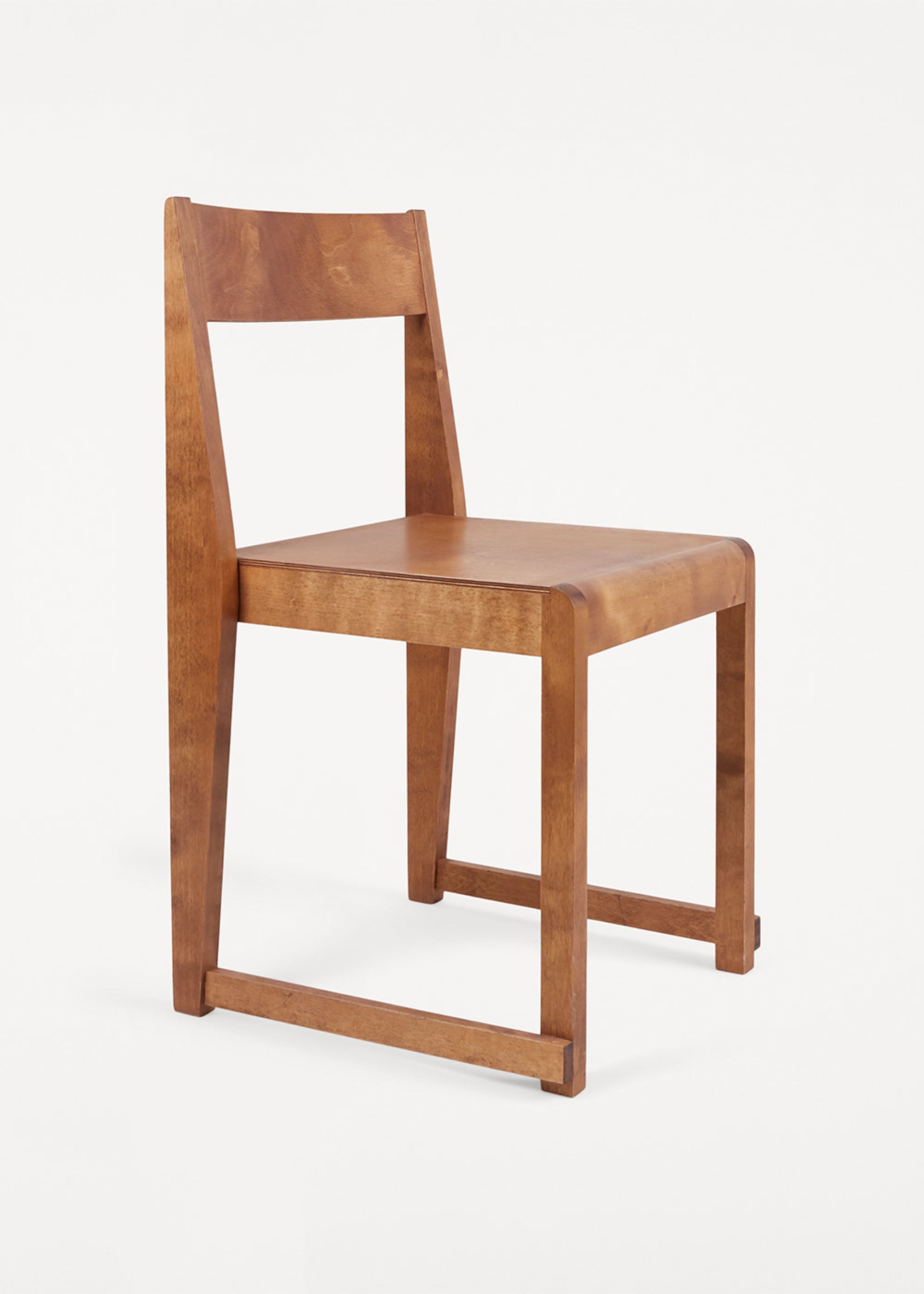 FRAMA - Chair - Chair 01 - Warm Brown Wood