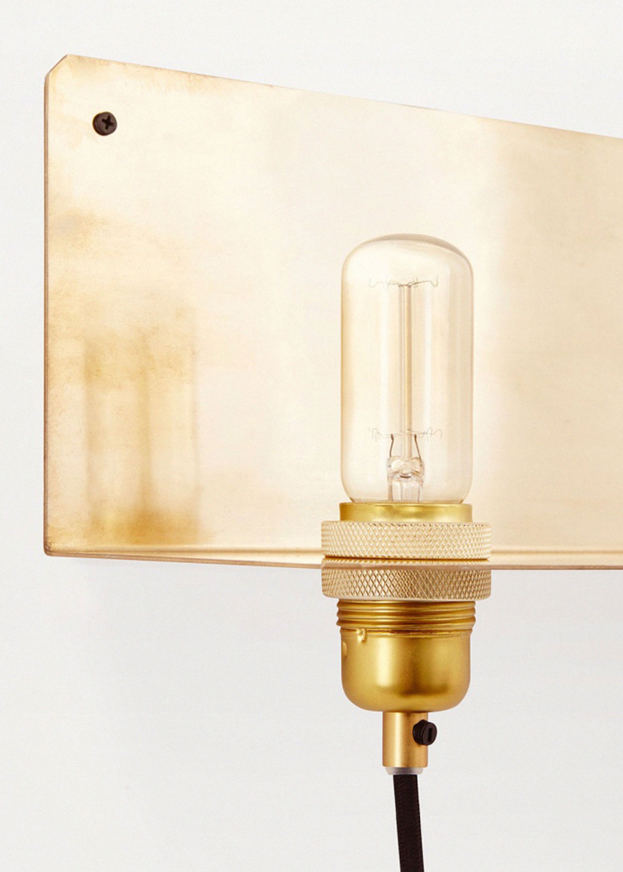 FRAMA - Lampe murale - 90 Wall Lamp - Brass