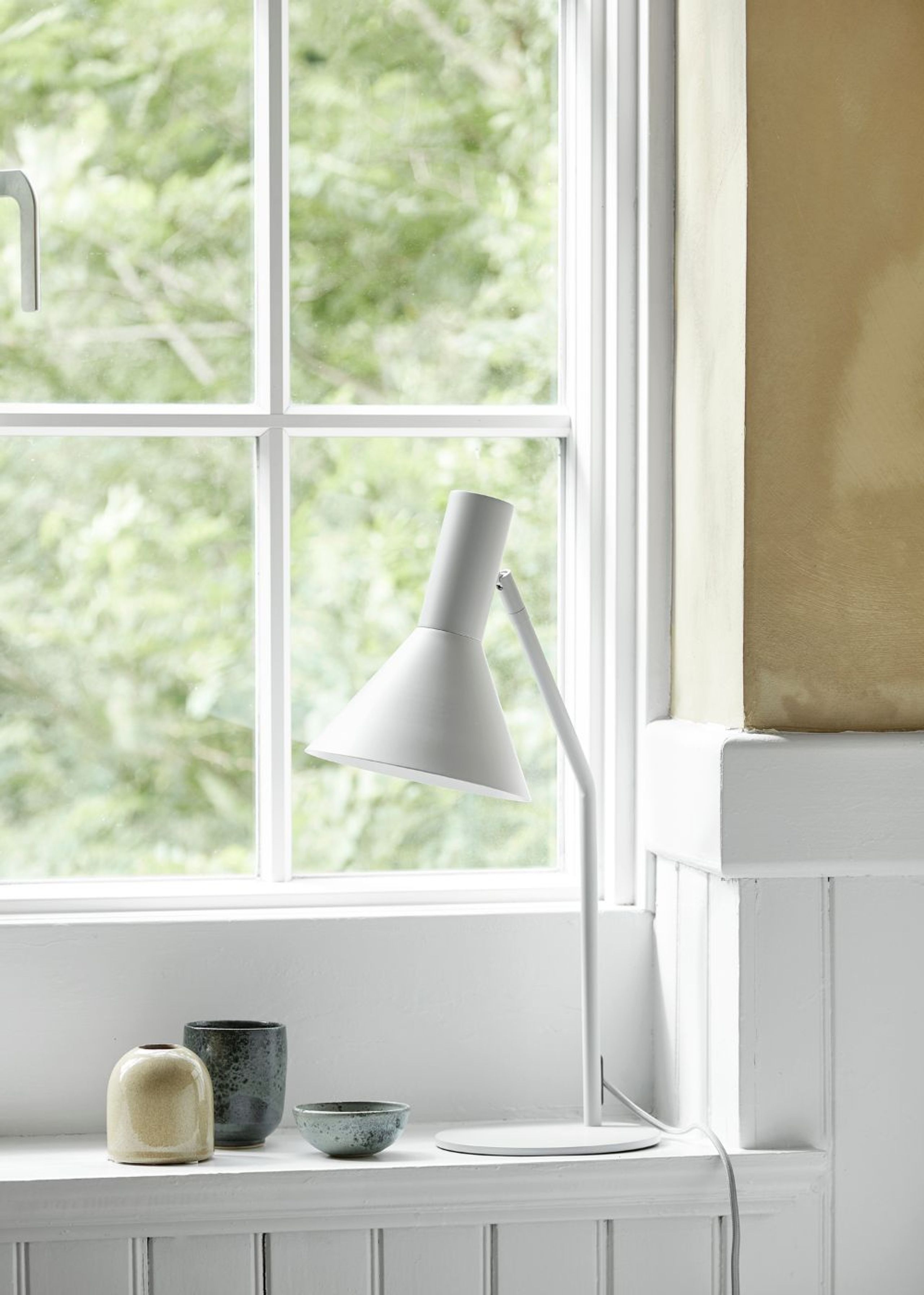 Frandsen - Pöytävalaisin - Lyss Table Lamp - Matt Light Grey
