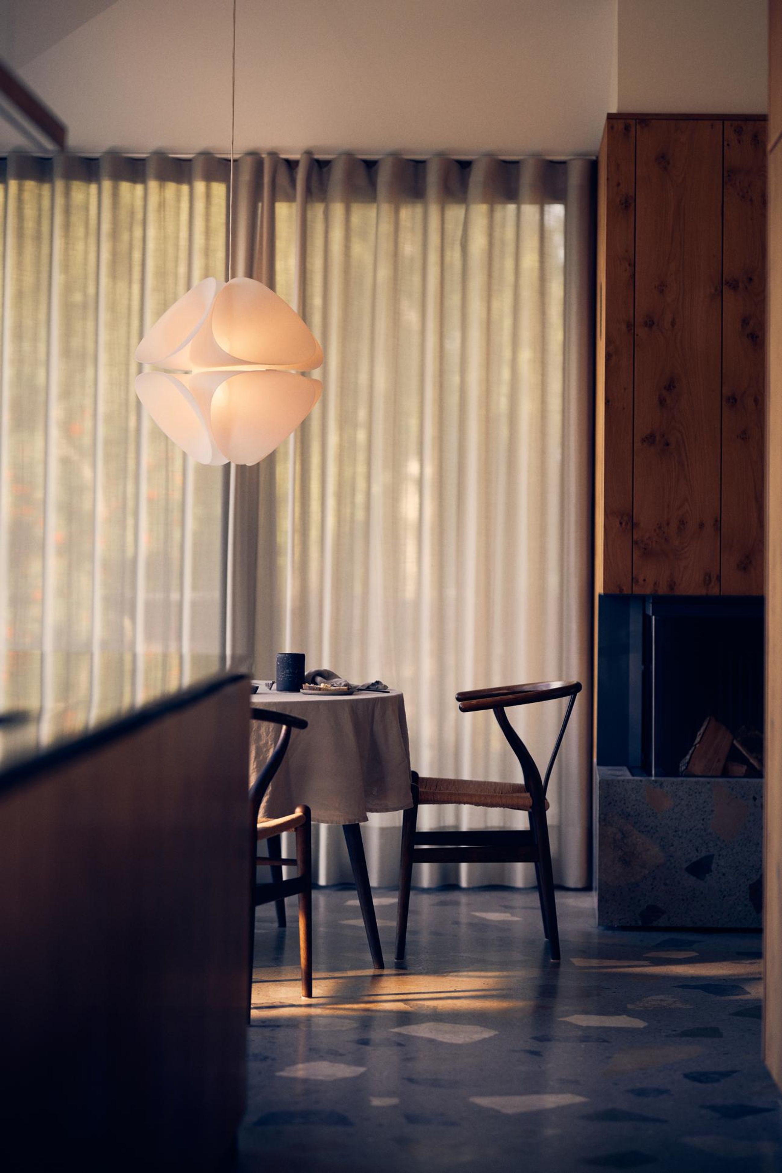 Frandsen - Ceiling lamp - Nova Pendant - Opal White