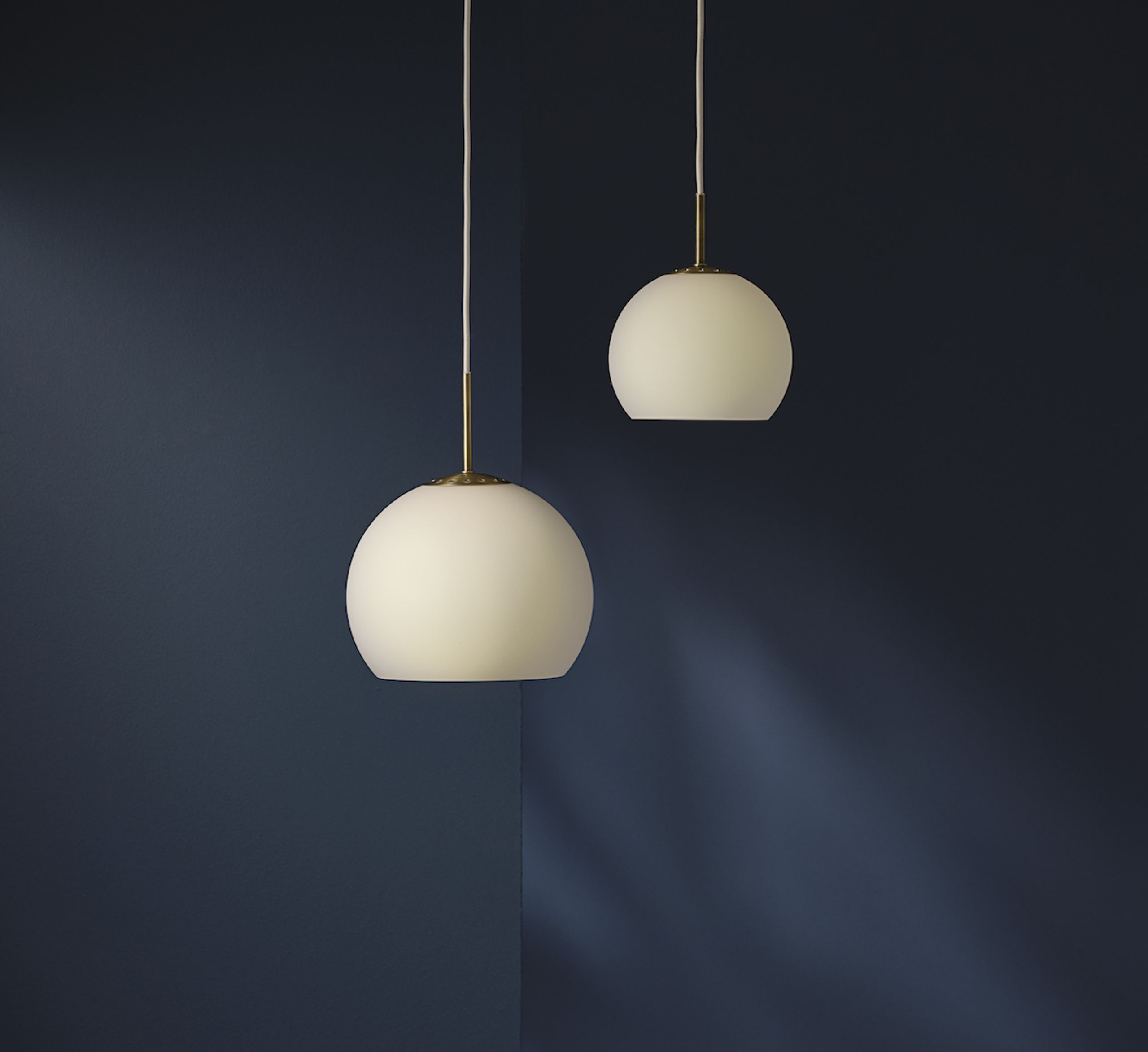 Frandsen - Pendant Lamp - Ball Glass Pendant By Benny Frandsen - Opal White Ø25 EU