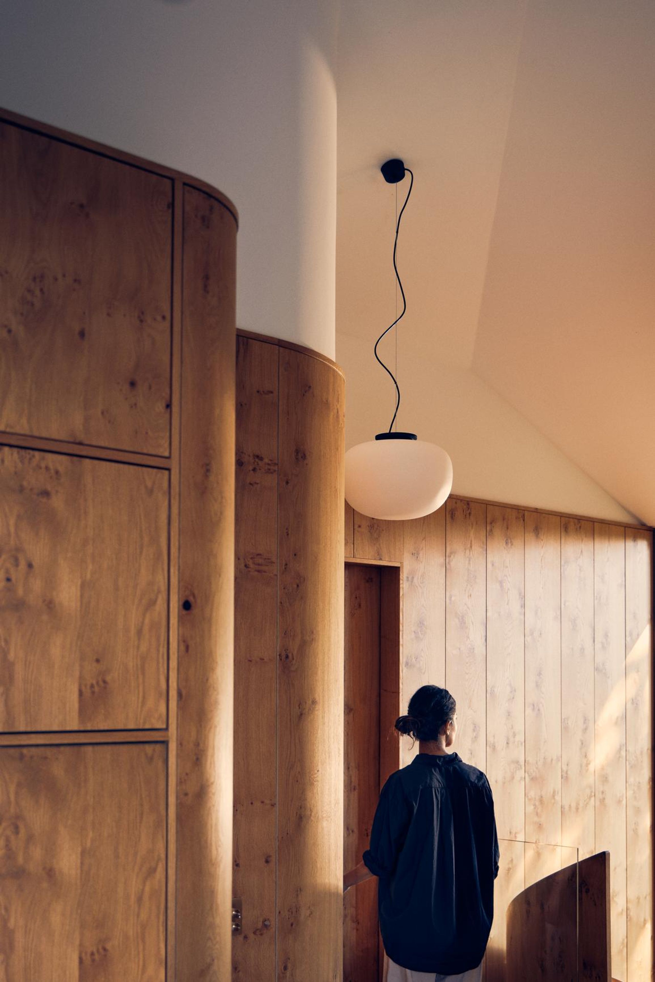 Frandsen - Pendelleuchte - Supernate Pendant - Opal White/Black