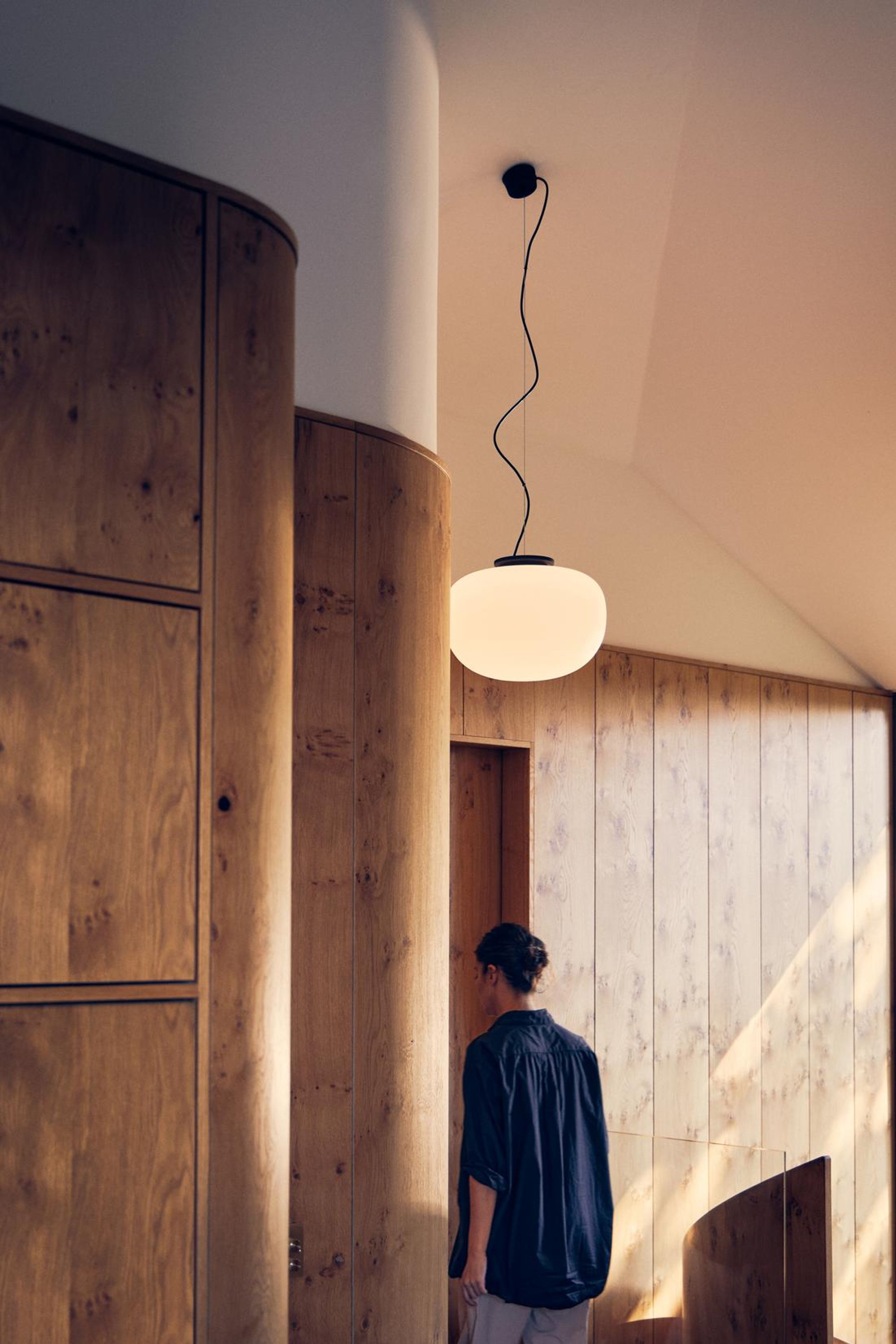 Frandsen - Pendelleuchte - Supernate Pendant - Opal White/Black