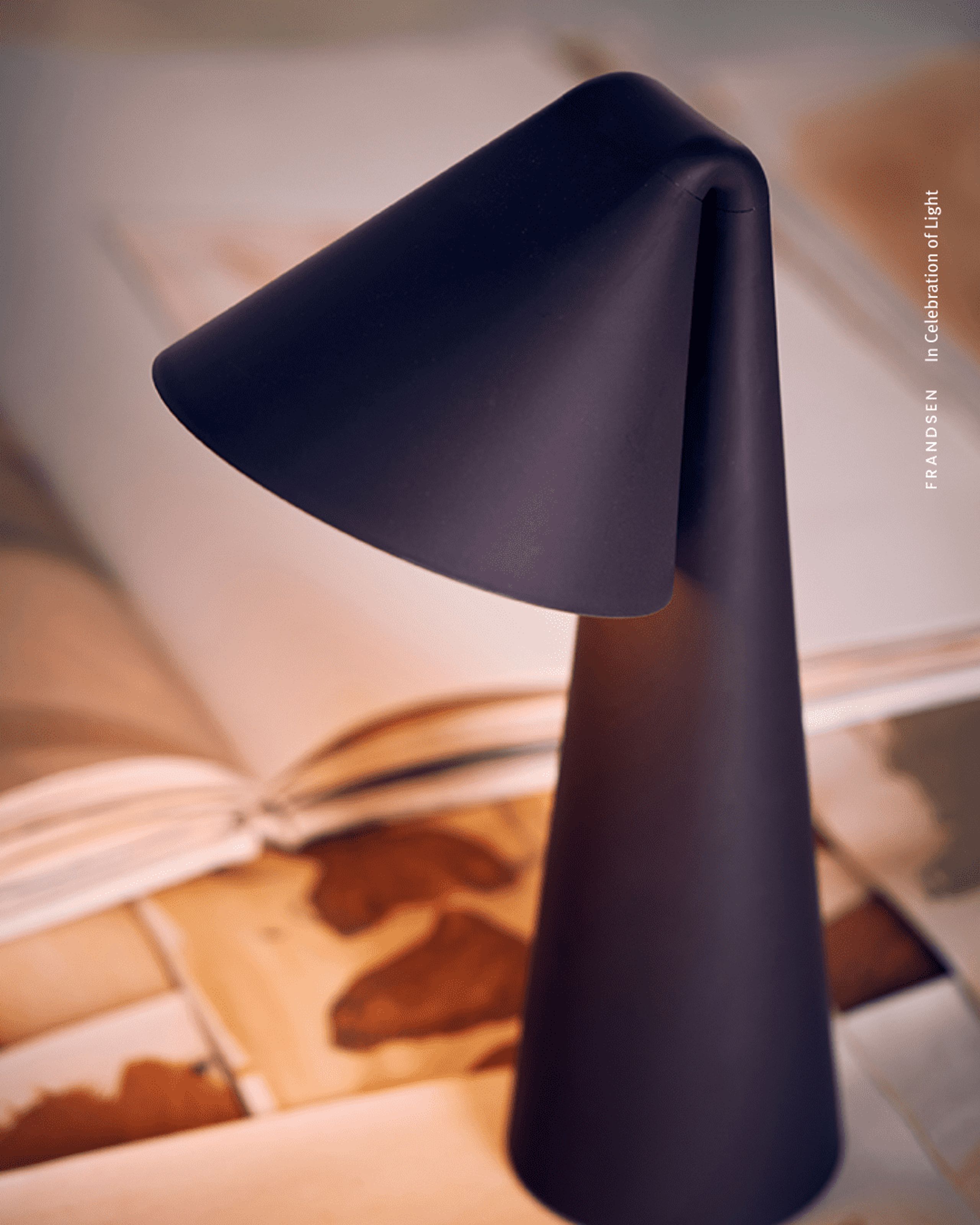 Frandsen - Portable lamp - Ami Portable Lamp - Chocolate Clay