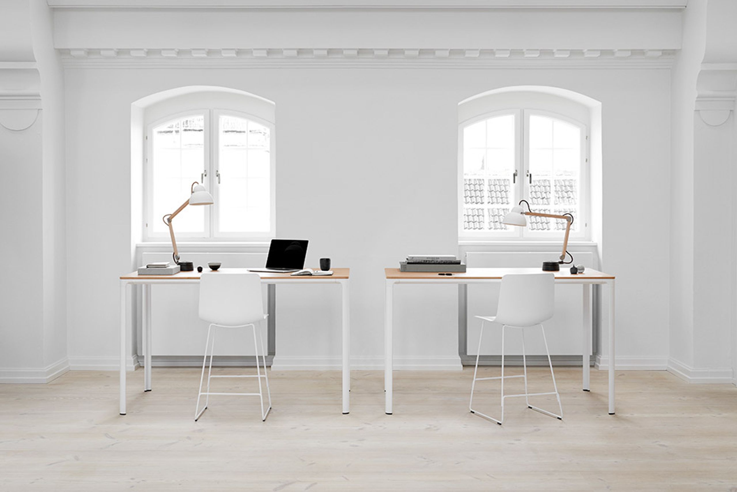 Fredericia Furniture - Bar stool - Pato Sledge Barstool 4300 by Welling/Ludvik - Black