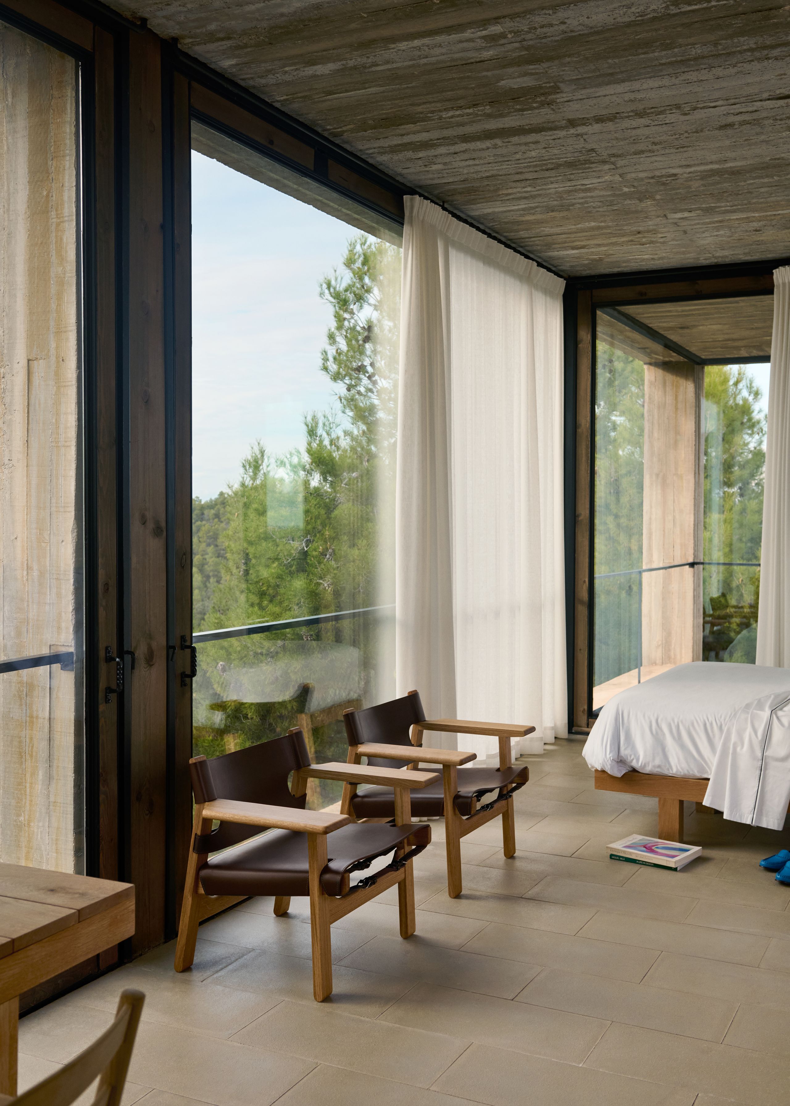 Fredericia Furniture - Lænestol - Den Spanske Stol 2226 by Børge Mogensen - Light Oiled Oak / Vegetable Tanned Natural Saddle Leather