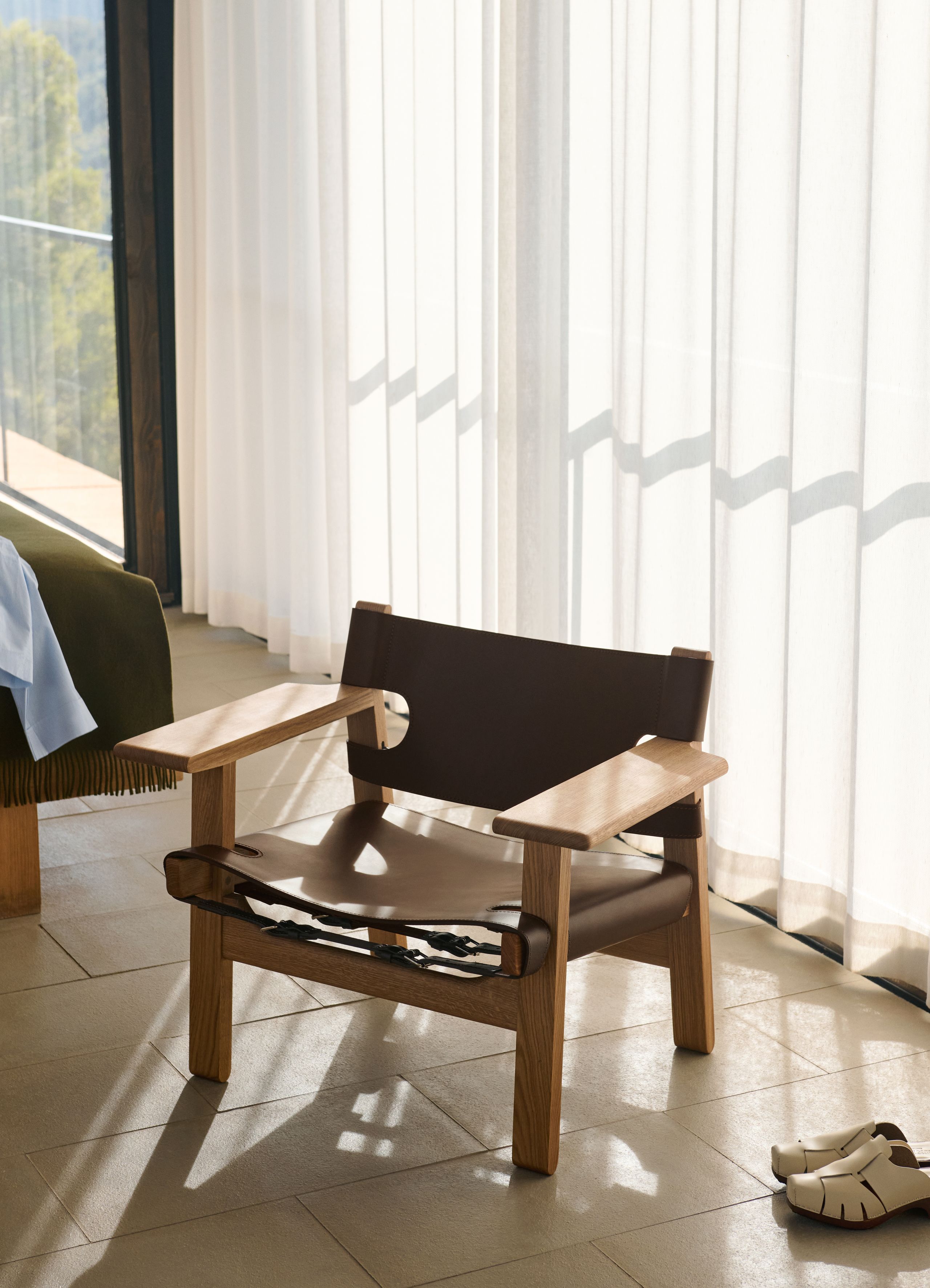 Fredericia Furniture - Lænestol - Den Spanske Stol 2226 by Børge Mogensen - Light Oiled Oak / Vegetable Tanned Natural Saddle Leather