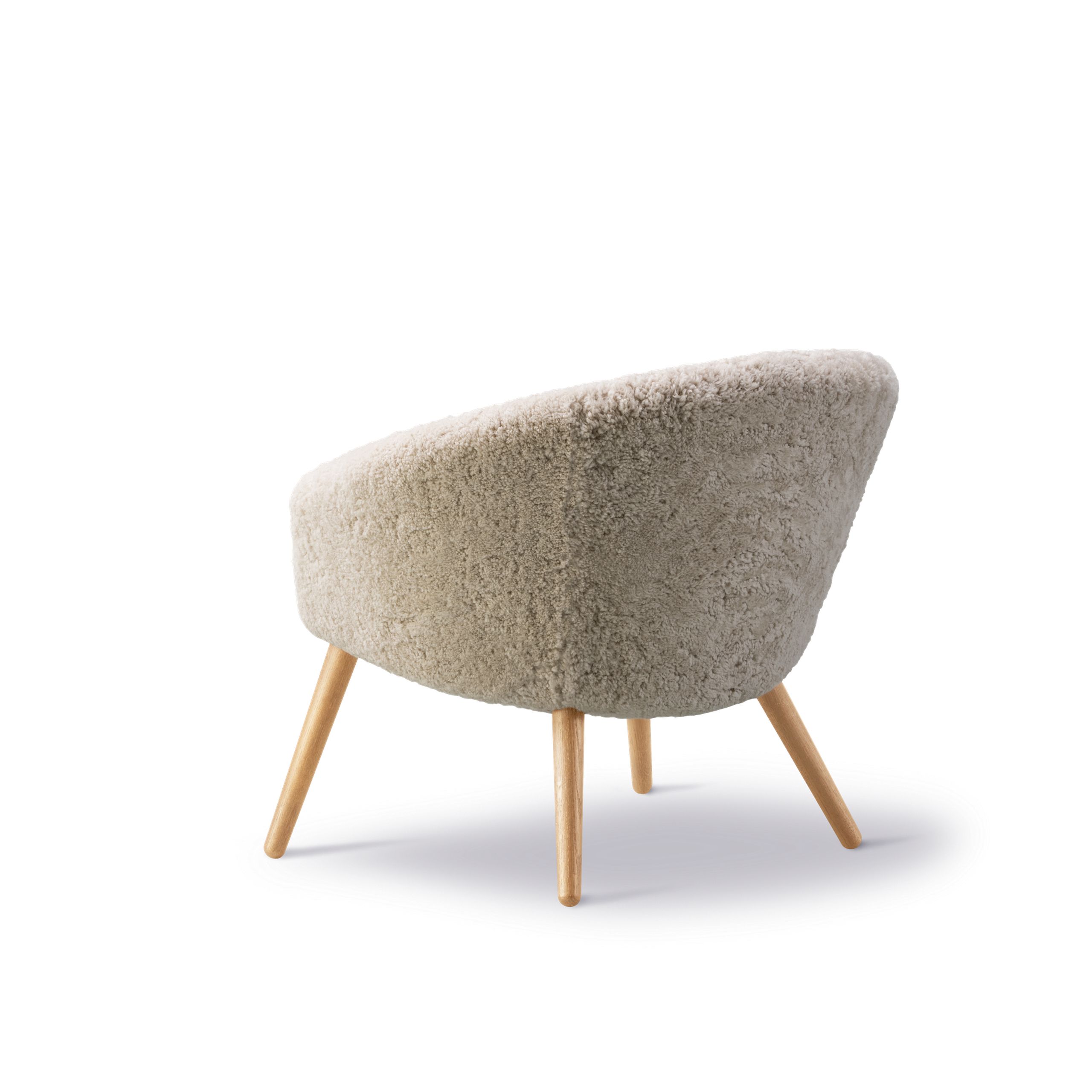 Fredericia Furniture - Sessel - Ditzel Lounge Chair 2631 by Nanna Ditzel - Sheepskin Moonlight / Olied Oak