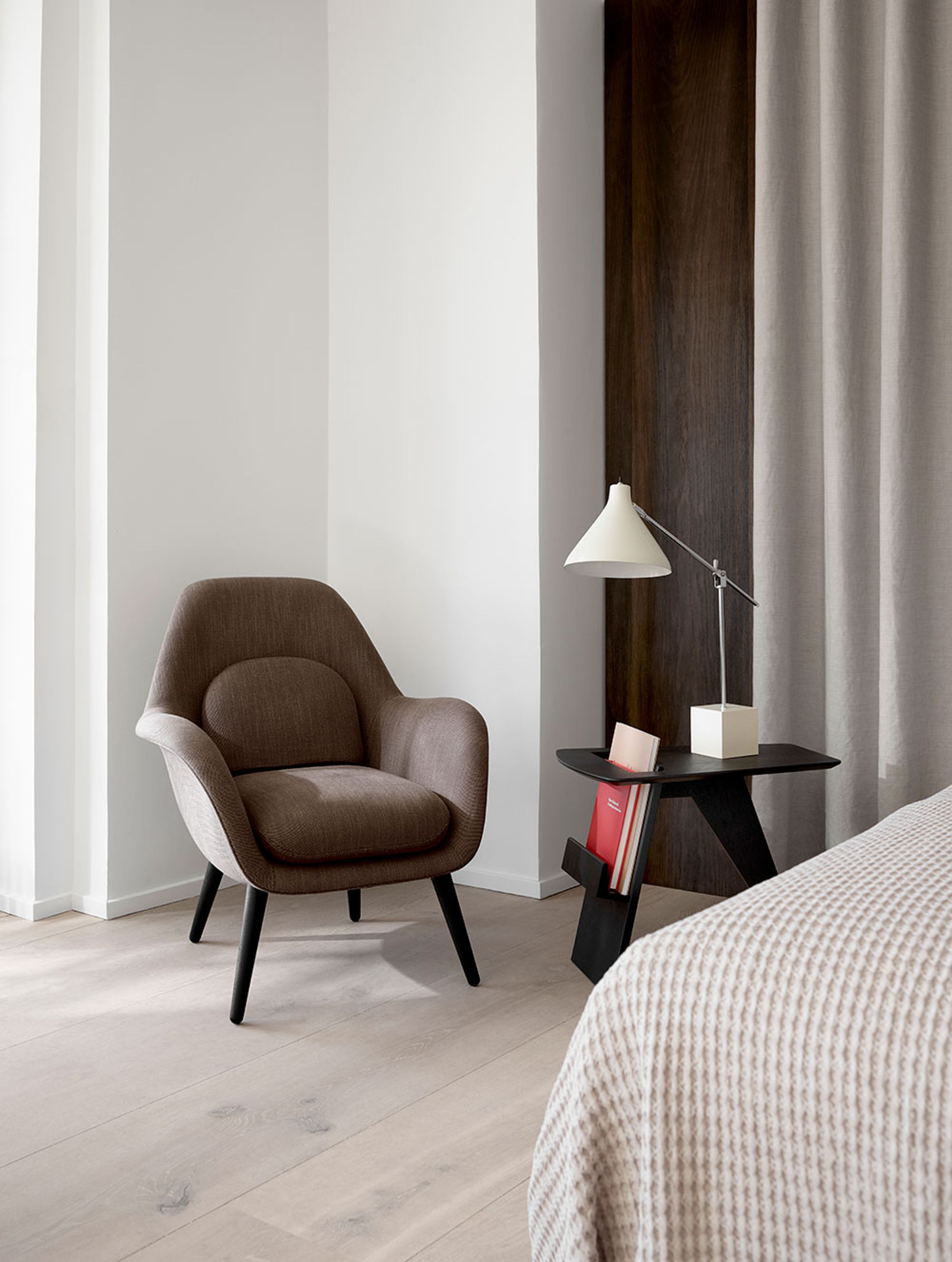 Fredericia Furniture - Armchair - Swoon Lounge Petit Chair 1774 by Space Copenhagen - Hallingdal 130 / Oiled Oak