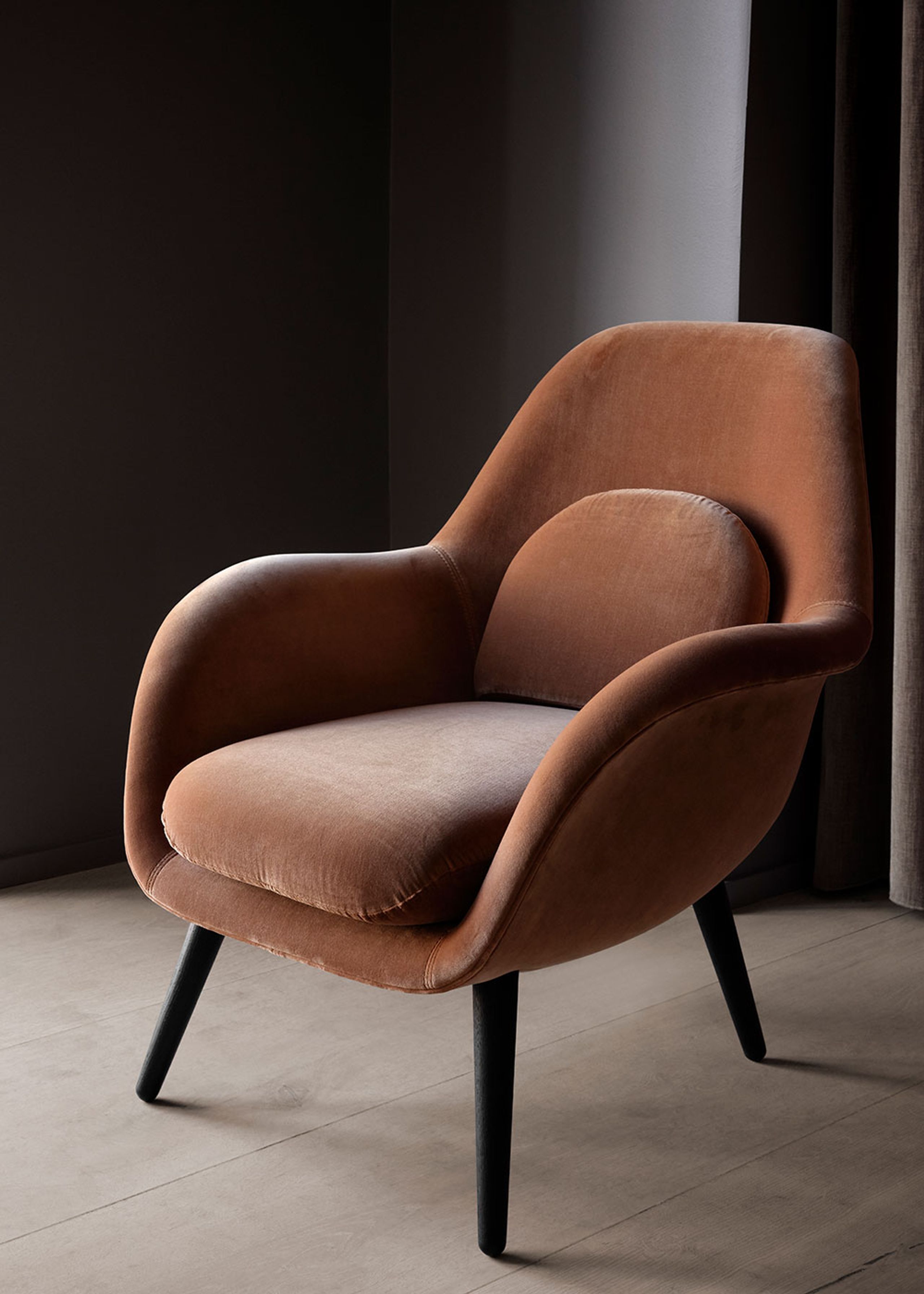 Fredericia Furniture - Armchair - Swoon Lounge Petit Chair 1774 by Space Copenhagen - Hallingdal 130 / Oiled Oak