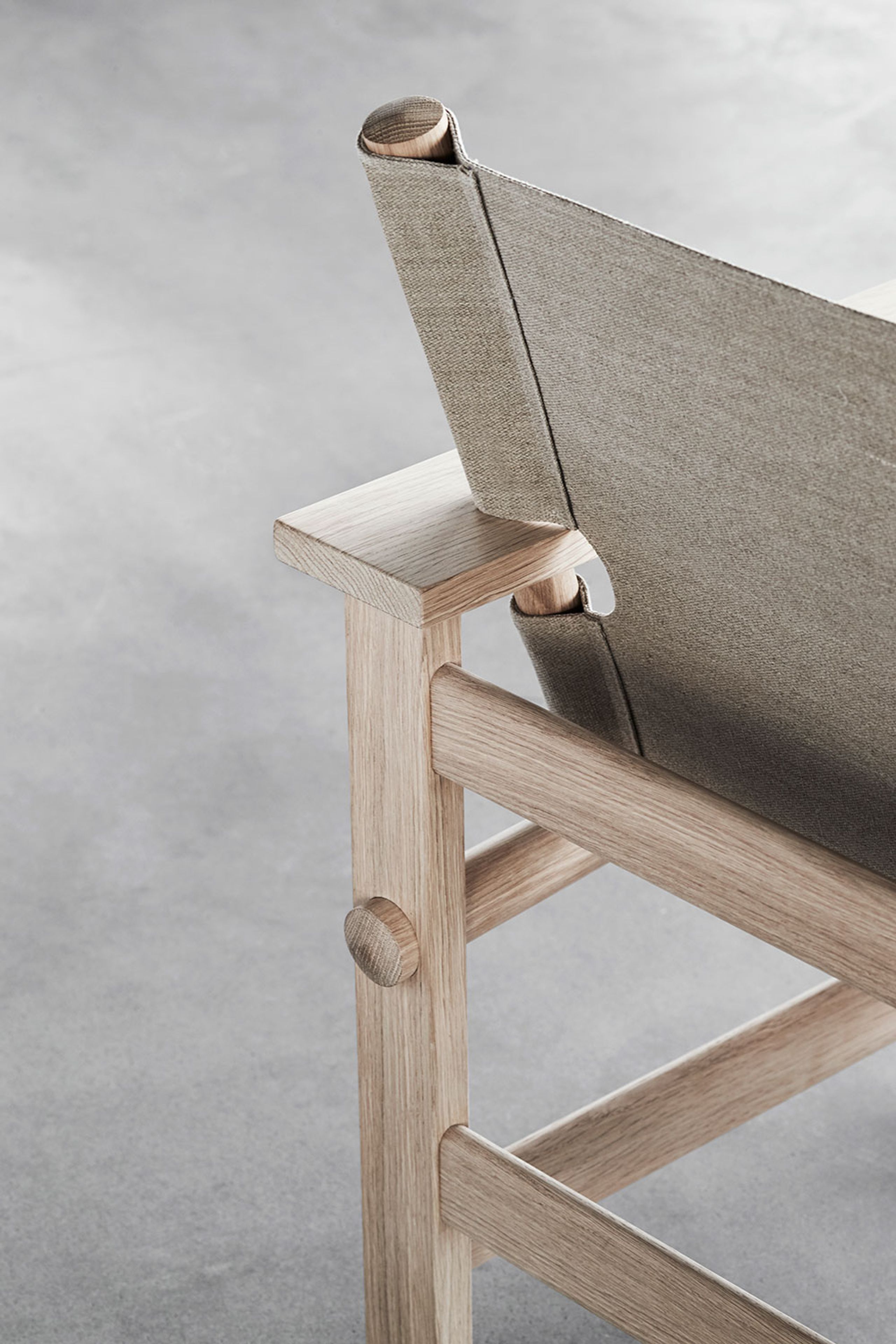Fredericia Furniture - Armchair - The Canvas Chair 2031 by Børge Mogensen - Black Canvas / Smoked Oak