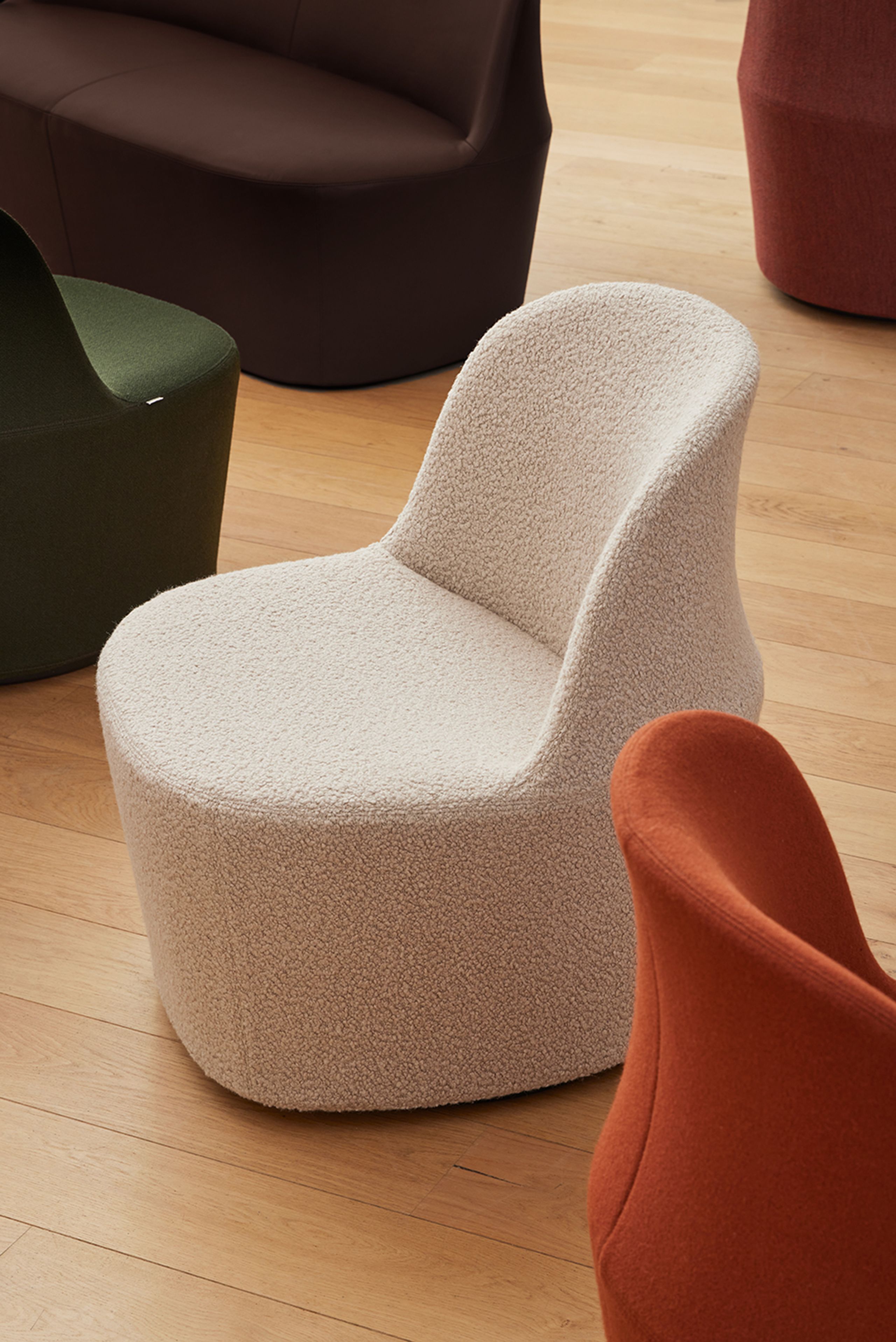Fredericia Furniture - Loungestol - Gomo Lounge Chair 5721 by Hugo Passos - Grand Mohair 2103