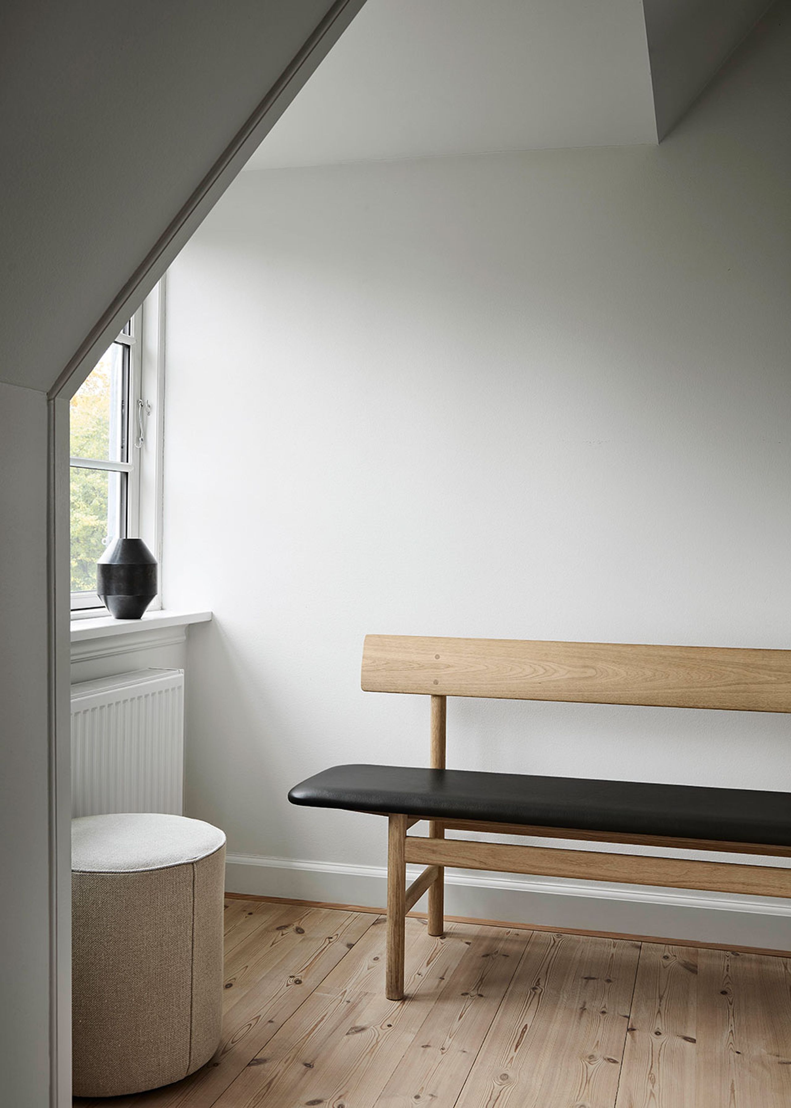 Fredericia Furniture - Puff - Mono Pouf 7421 by Due & Trampedach - Vegeta 90 Natural