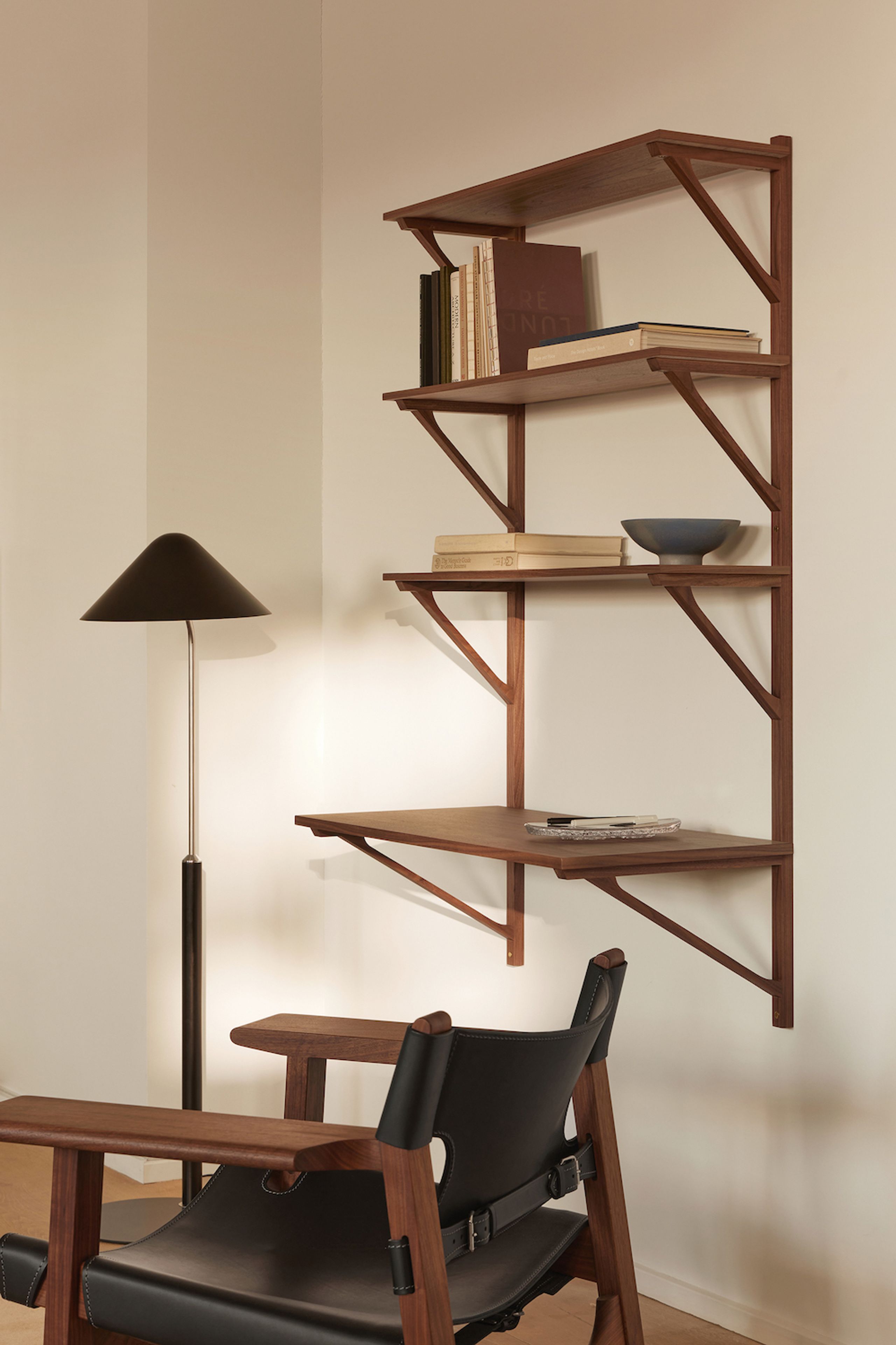 Fredericia Furniture - Reol - BM29 Shelf 2901 by Børge Mogensen - Lacquered Oak