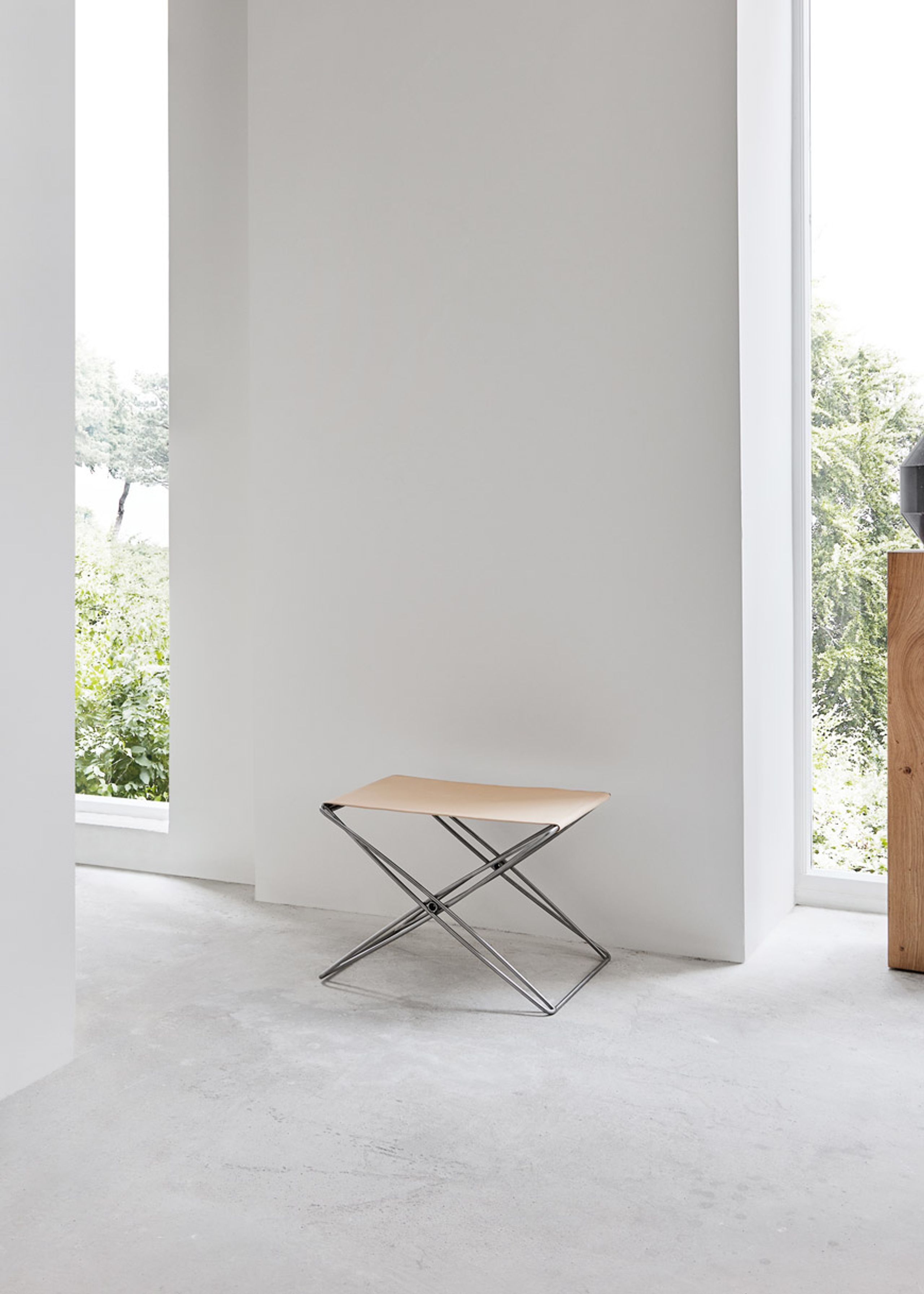 Fredericia Furniture - Stool - JG Folding Stool 6565 by Jørgen Gammelgaard - Max 95 Cognac / Brushed Stainless Steel