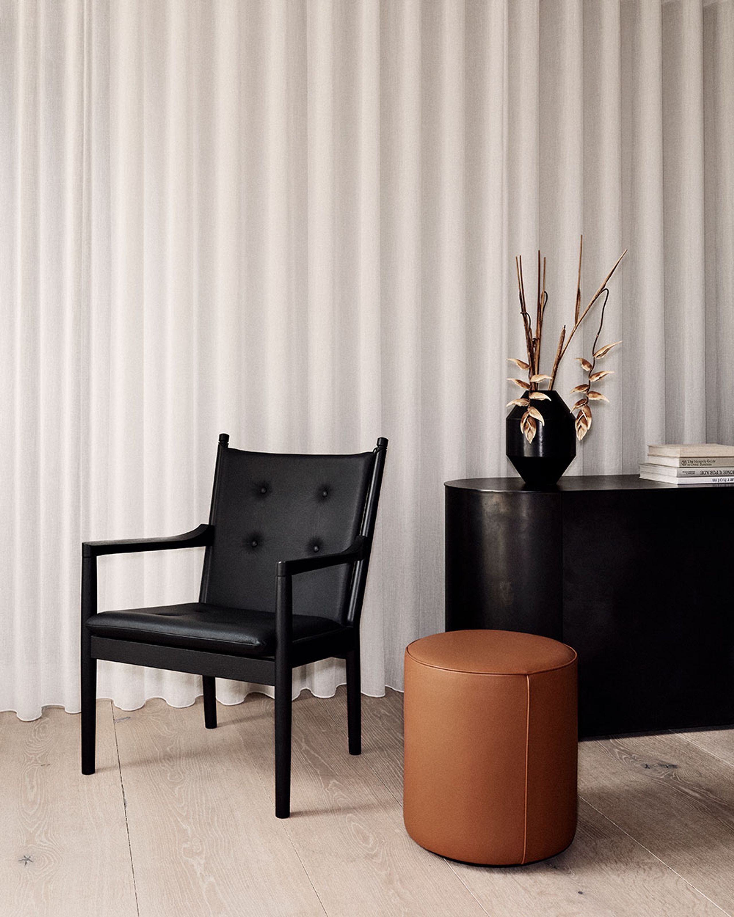 Fredericia Furniture - Sofá - 1788 Chair by Hans J. Wegner - Capture 5201