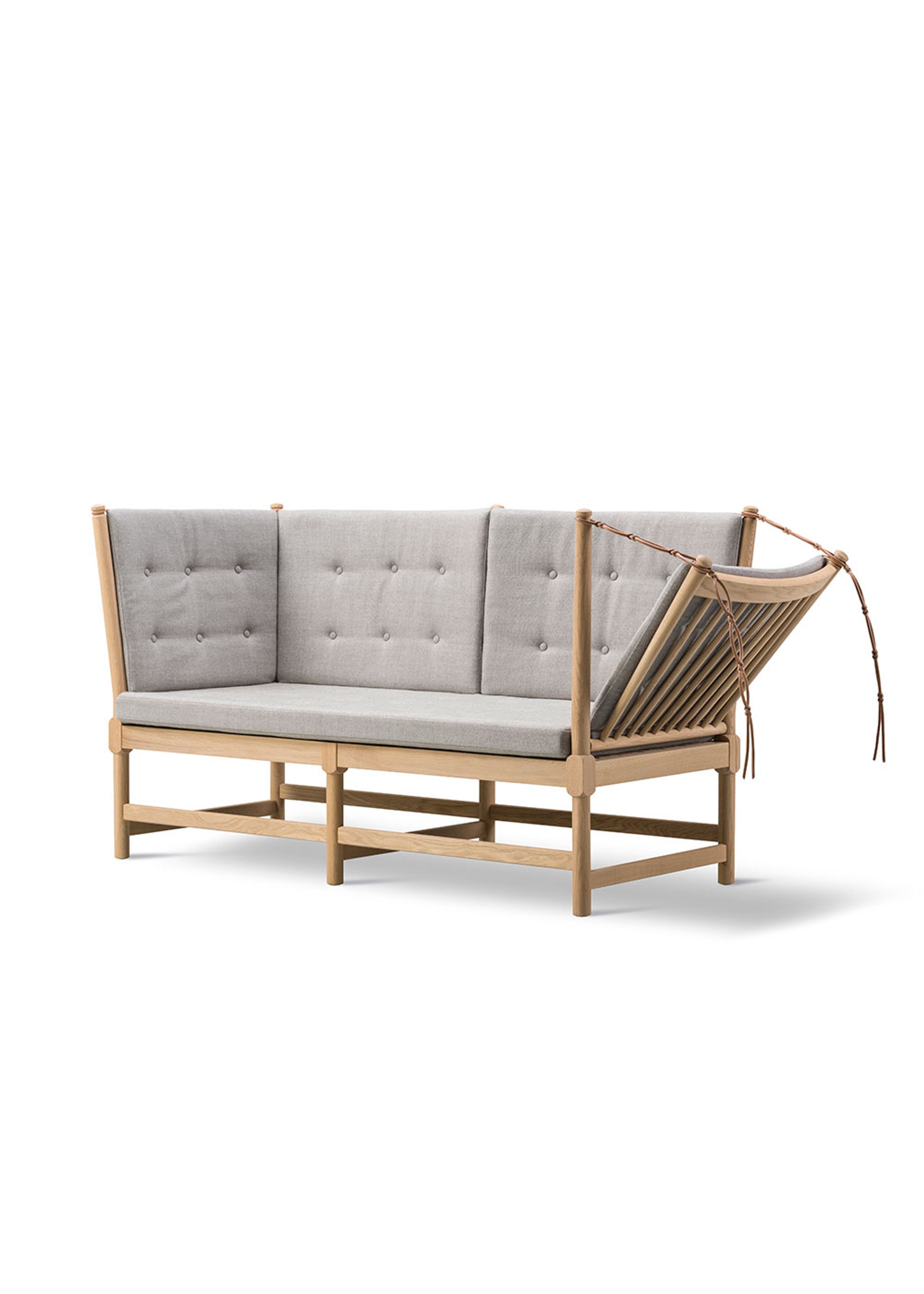 Fredericia Furniture - Pohovka pro 2 osoby - The Spoke-Back Sofa 1789 by Børge Mogensen - Capture 4101