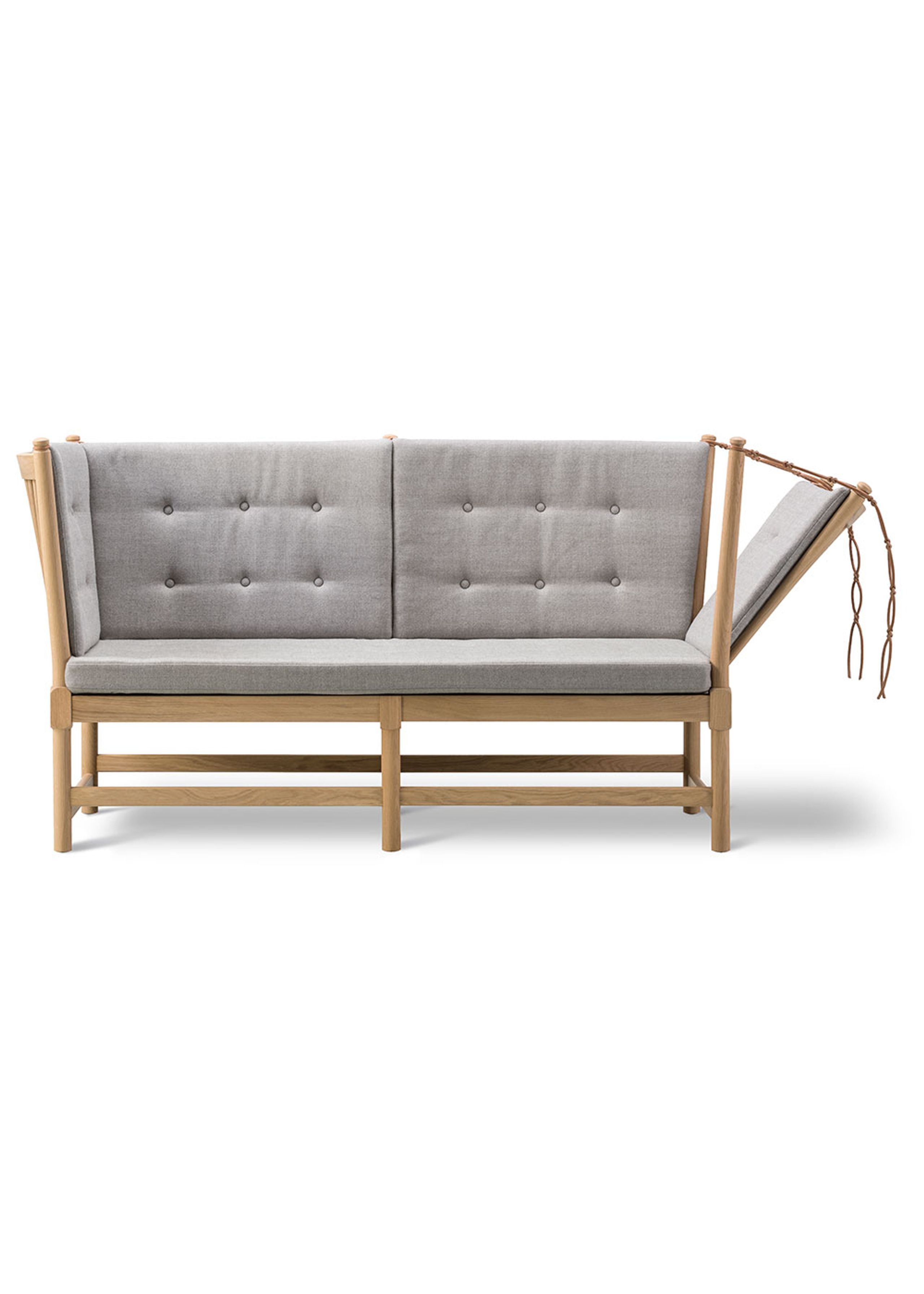 Fredericia Furniture - Pohovka pro 2 osoby - The Spoke-Back Sofa 1789 by Børge Mogensen - Capture 4101