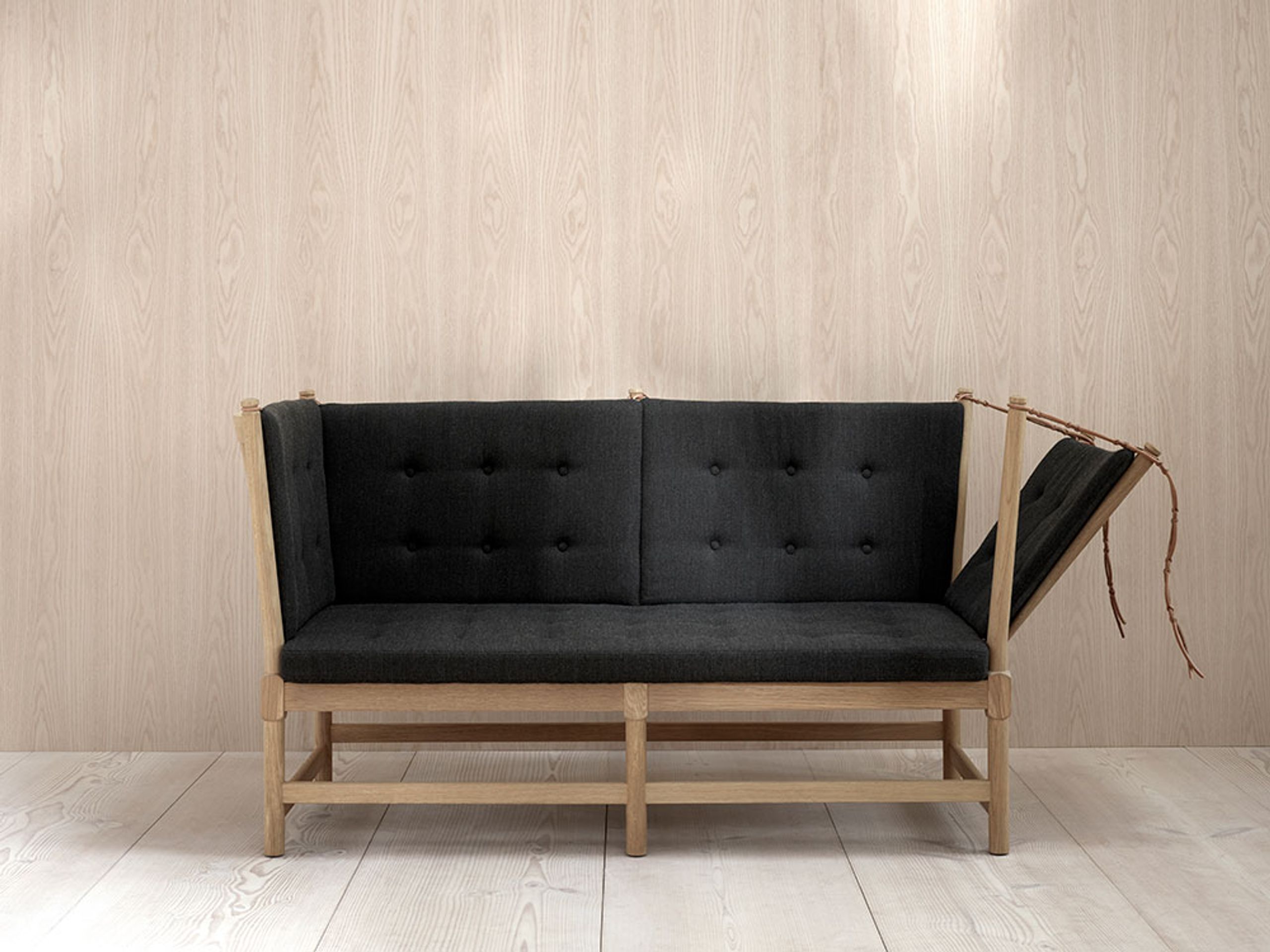 Fredericia Furniture - Divano - The Spoke-Back Sofa 1789 by Børge Mogensen - Capture 4201
