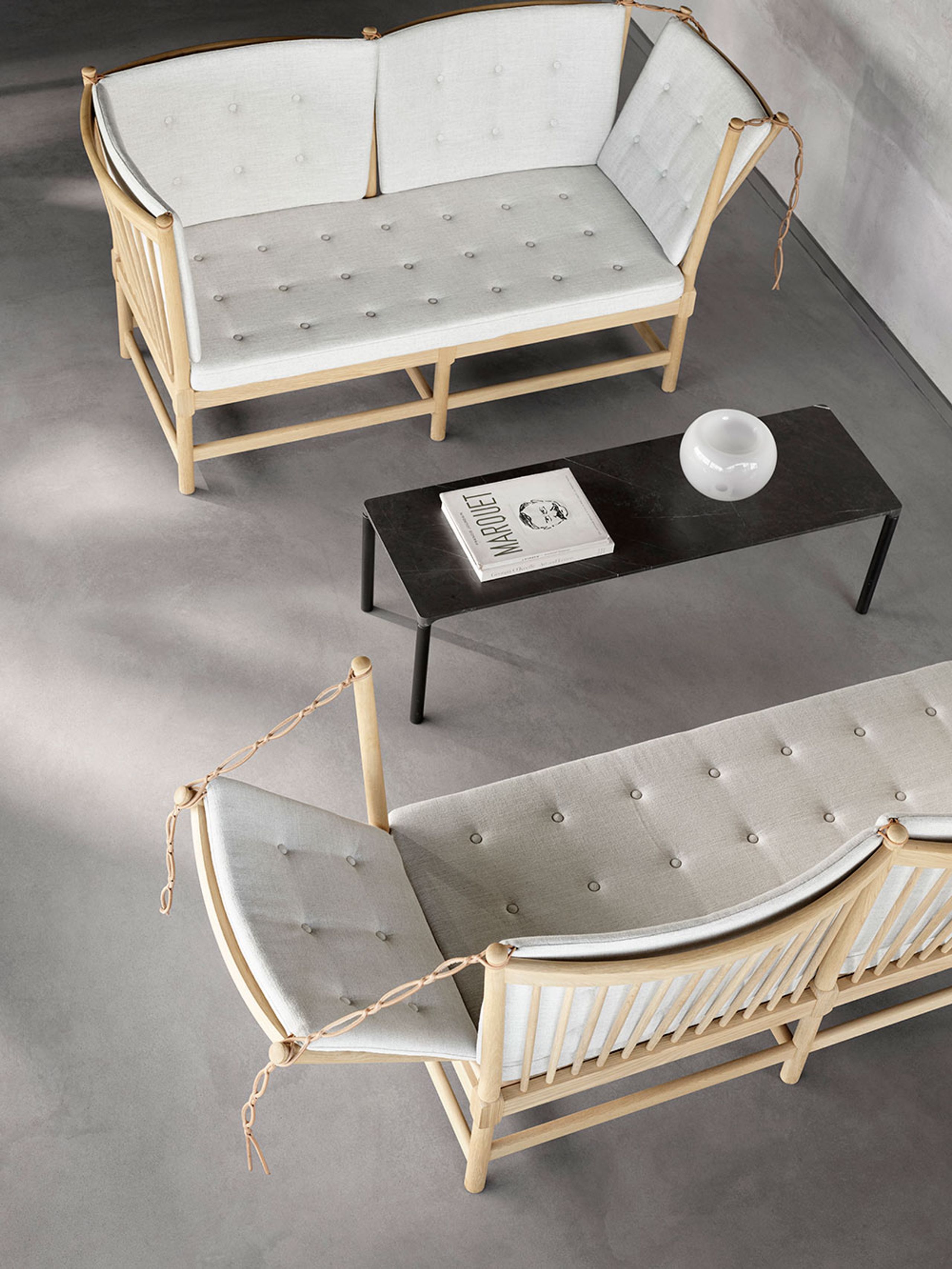 Fredericia Furniture - Divano - The Spoke-Back Sofa 1789 by Børge Mogensen - Omni 301 Black