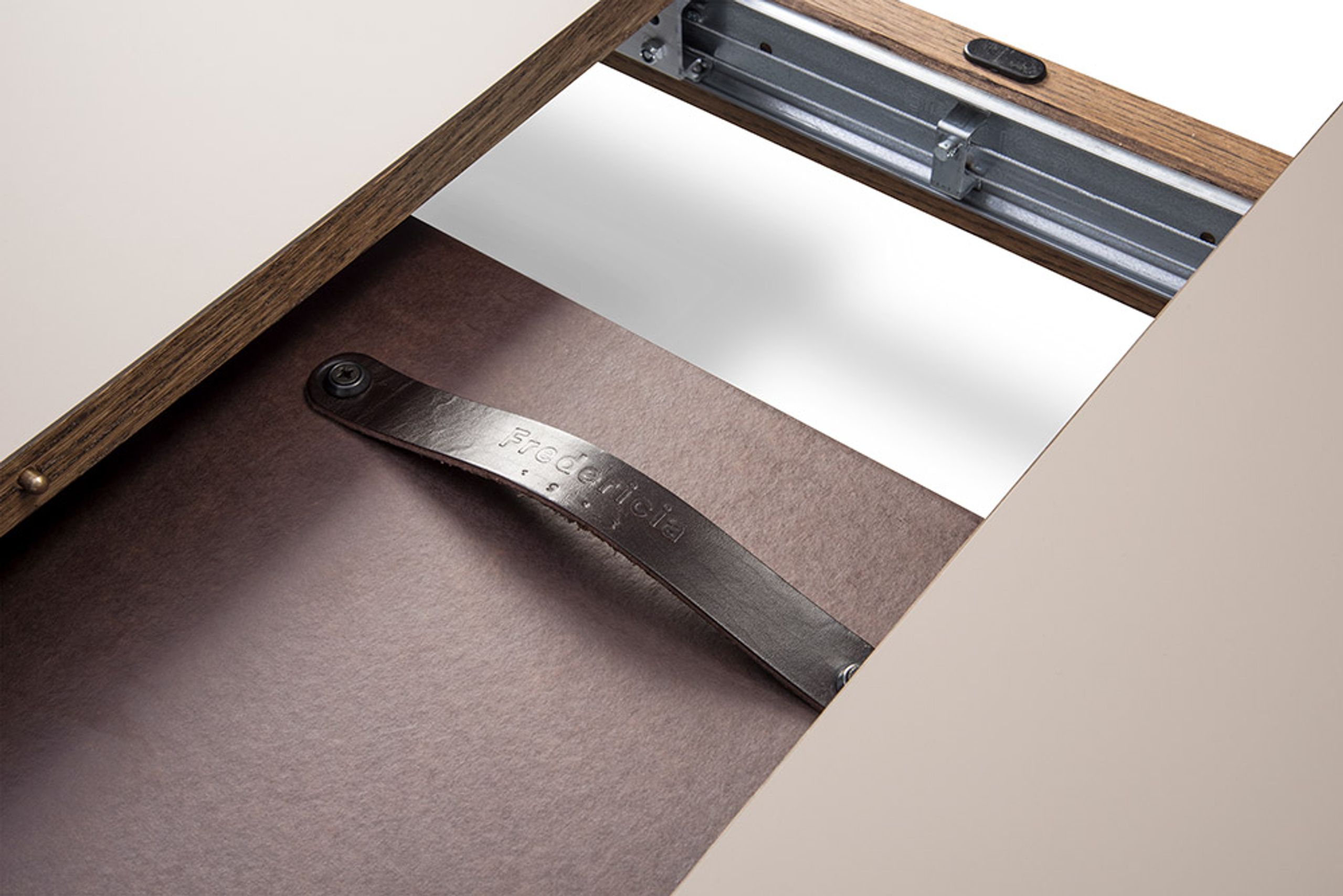 Fredericia Furniture - Tavolo da pranzo - Ana Table 6490 by Arde - Oiled Smoked Oak / Black