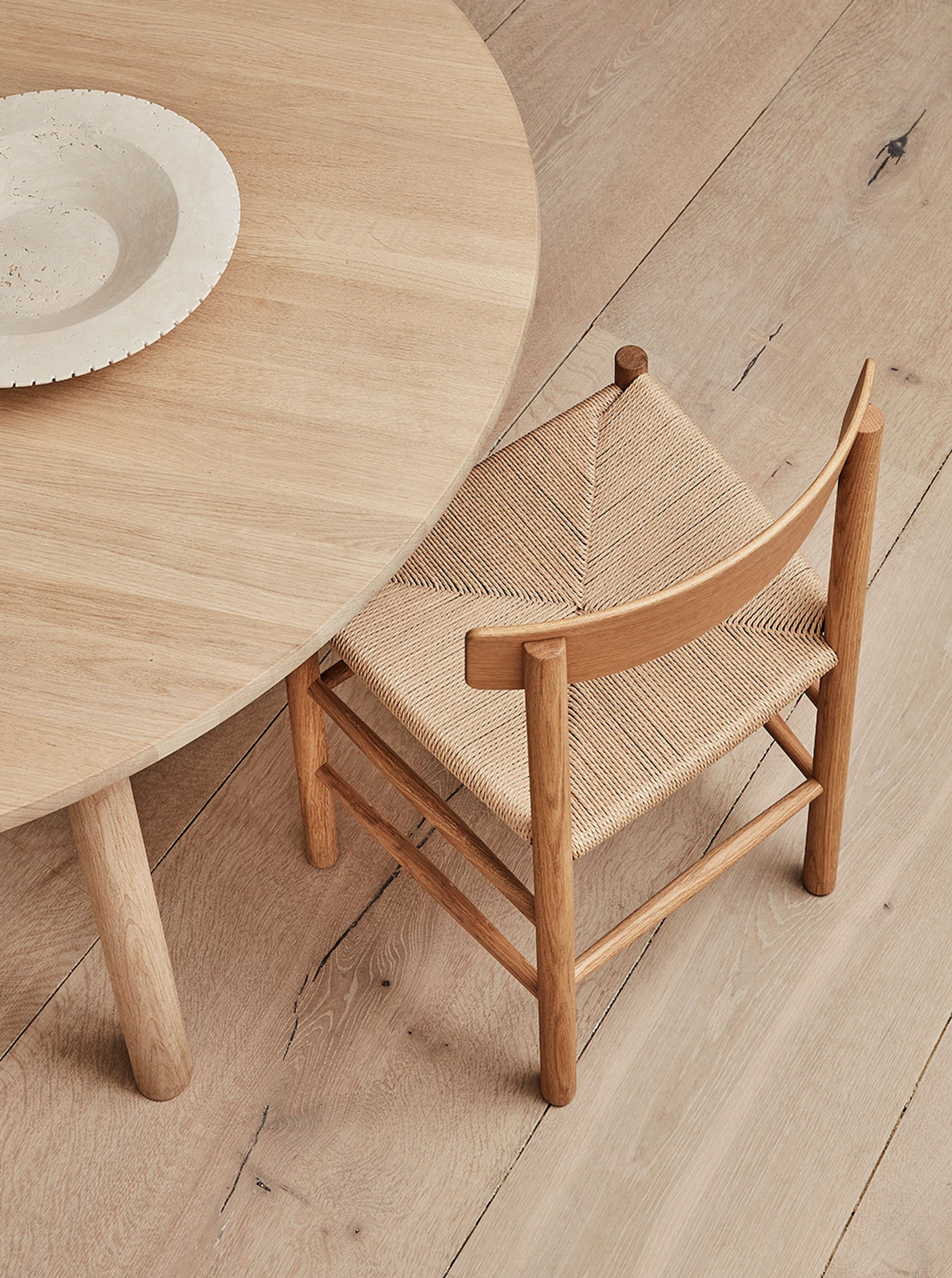 Fredericia Furniture - Dining Table - Taro Table 6119 by Jasper Morrison - Oiled Oak