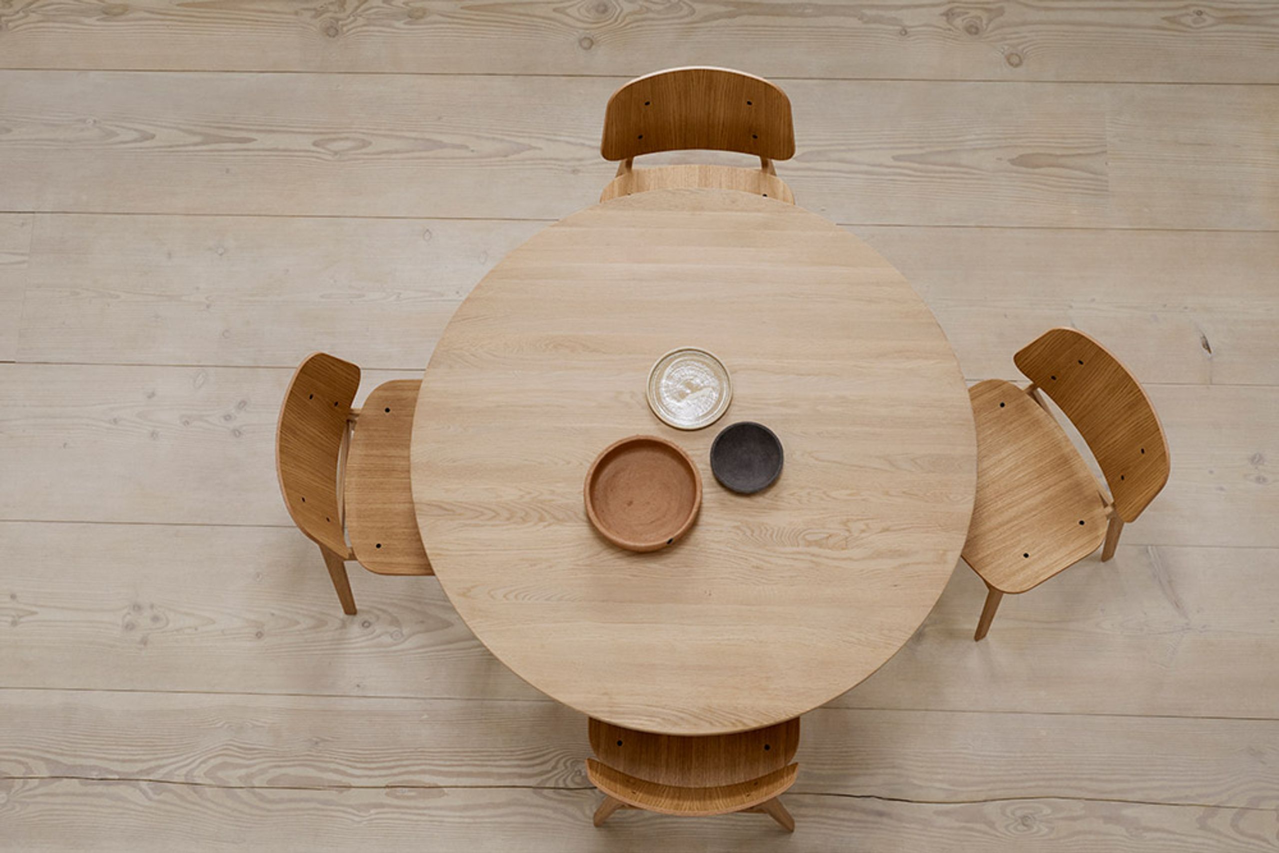 Fredericia Furniture - Dining Table - Taro Table 6121 by Jasper Morrison - Oiled Smoked Oak