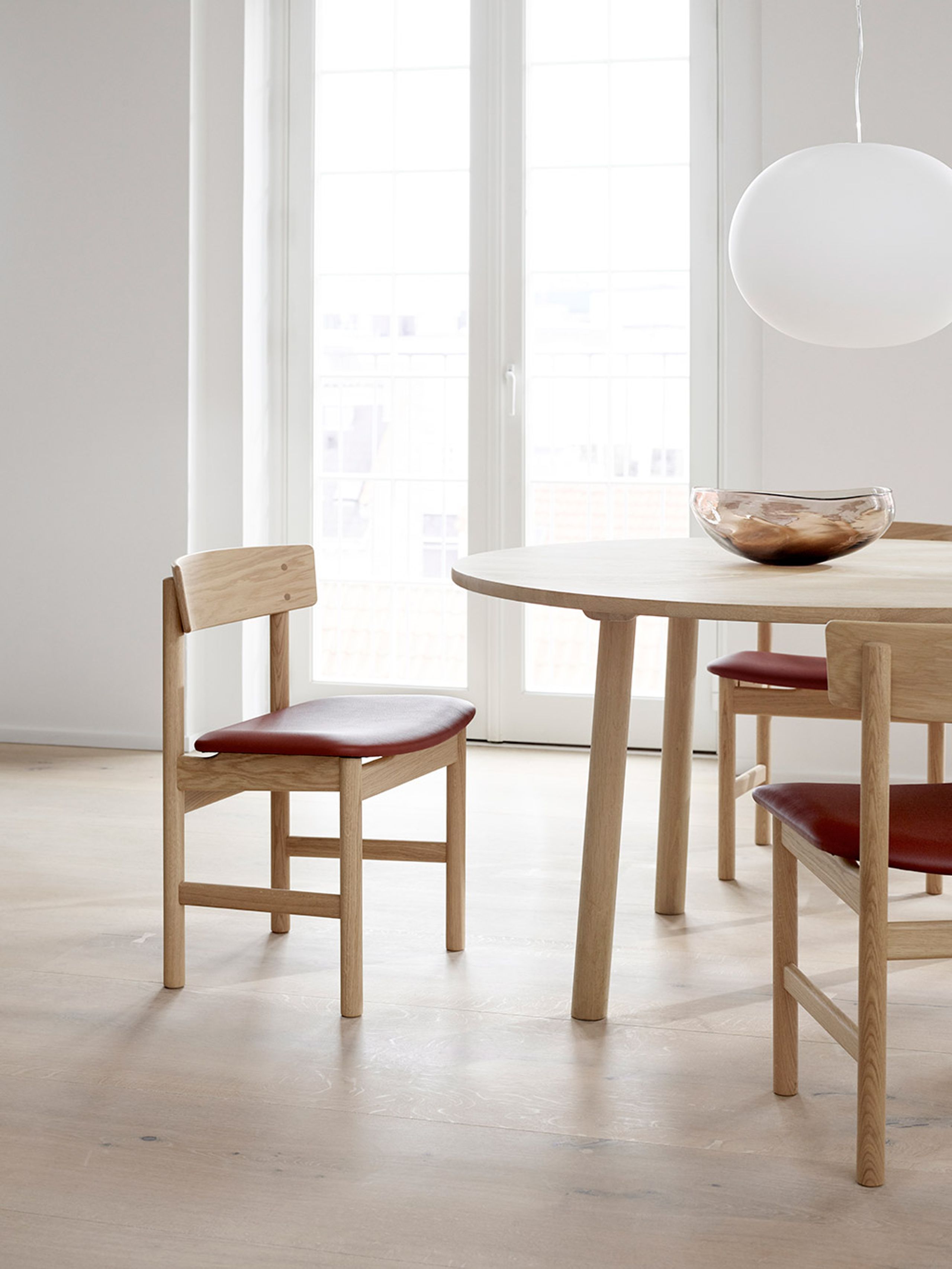 Fredericia Furniture - Dining Table - Taro Table 6121 by Jasper Morrison - Soaped Oak