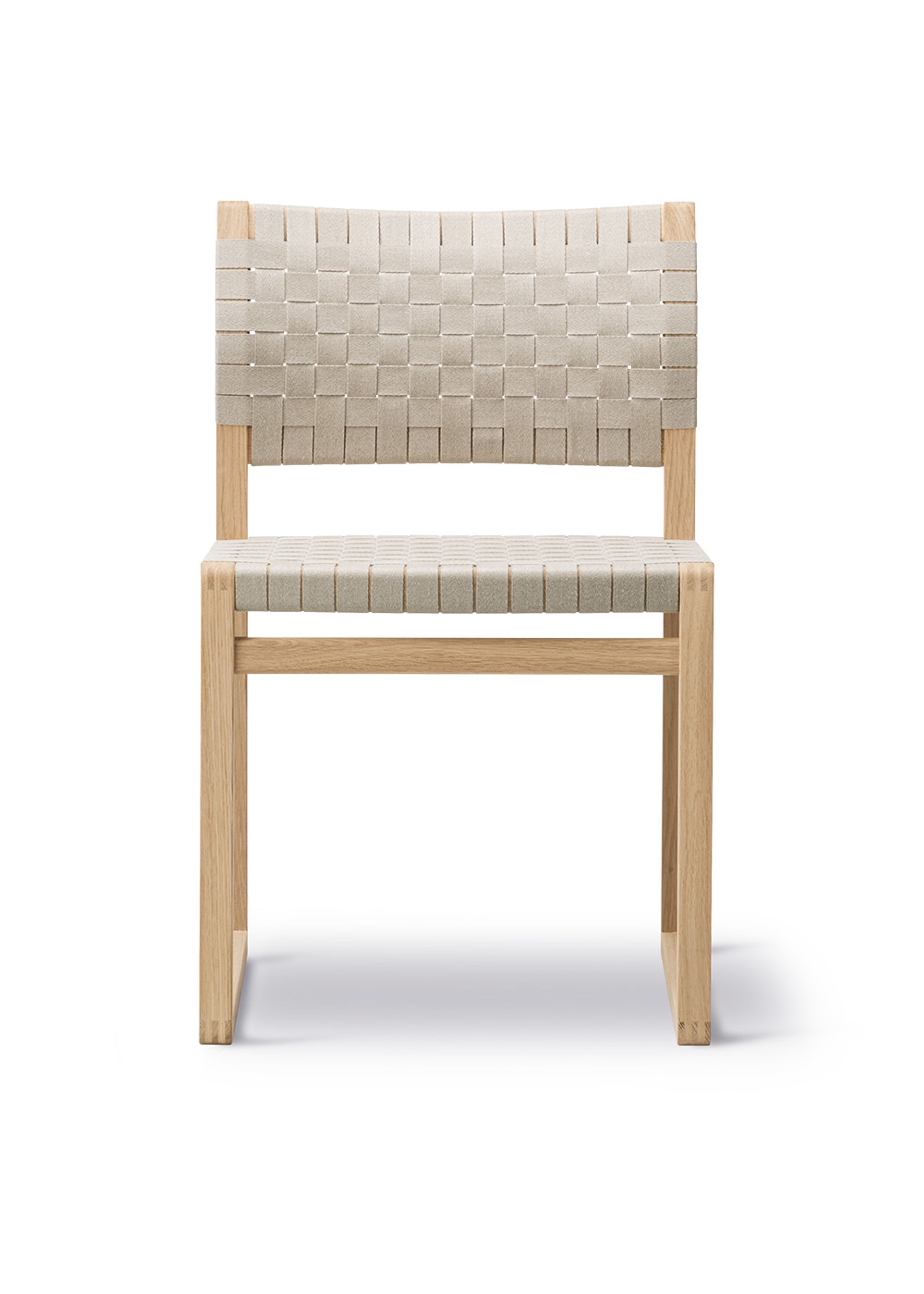 Fredericia Furniture - Dining chair - BM61 Chair 3361 by Børge Mogensen - Natural Linen Webbing / Lacquered Oak