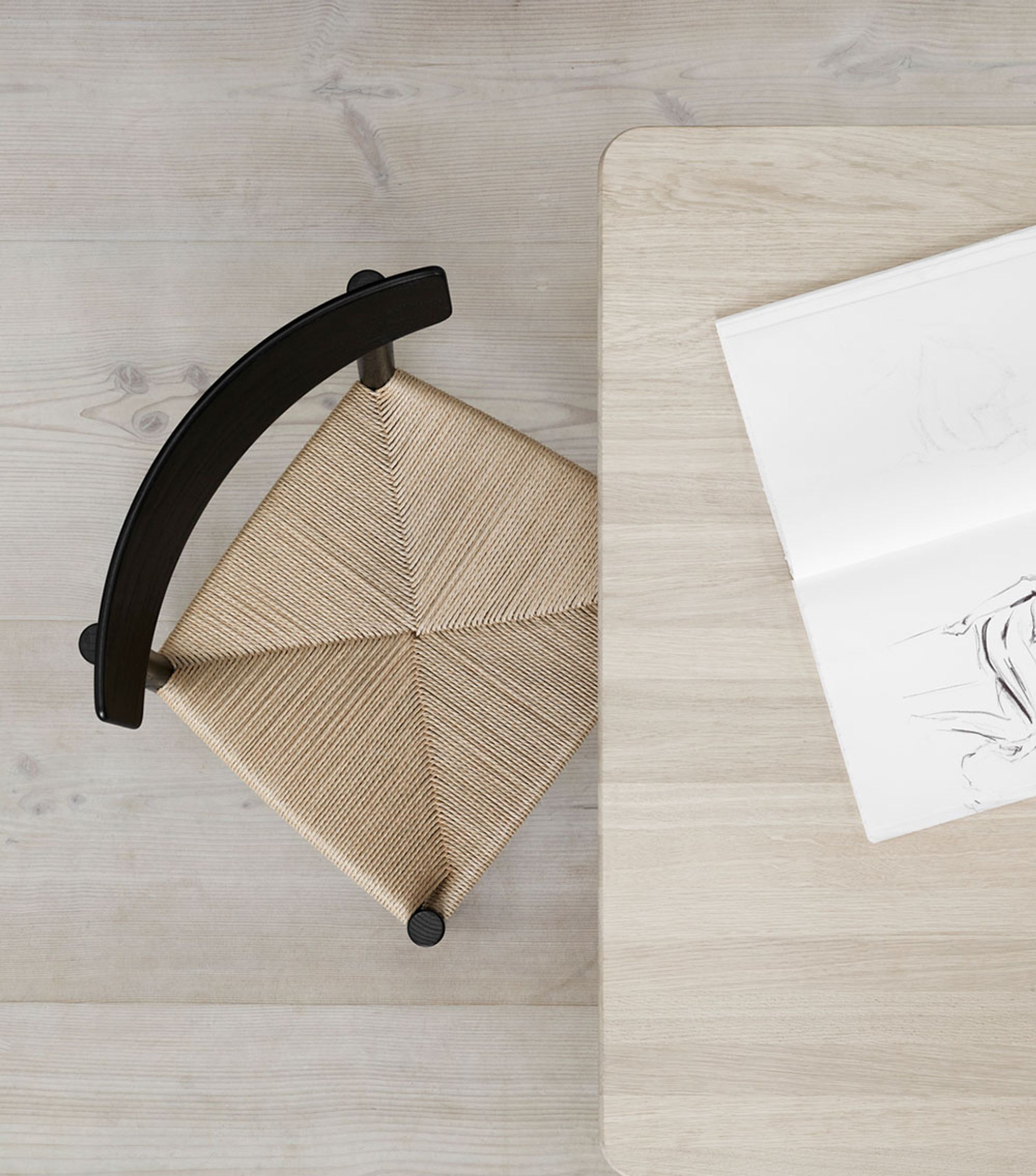 Fredericia Furniture - Spisebordsstol - J39 Folkestolen 3239 af Børge Mogensen - Oiled Walnut / Natural Paper Cord