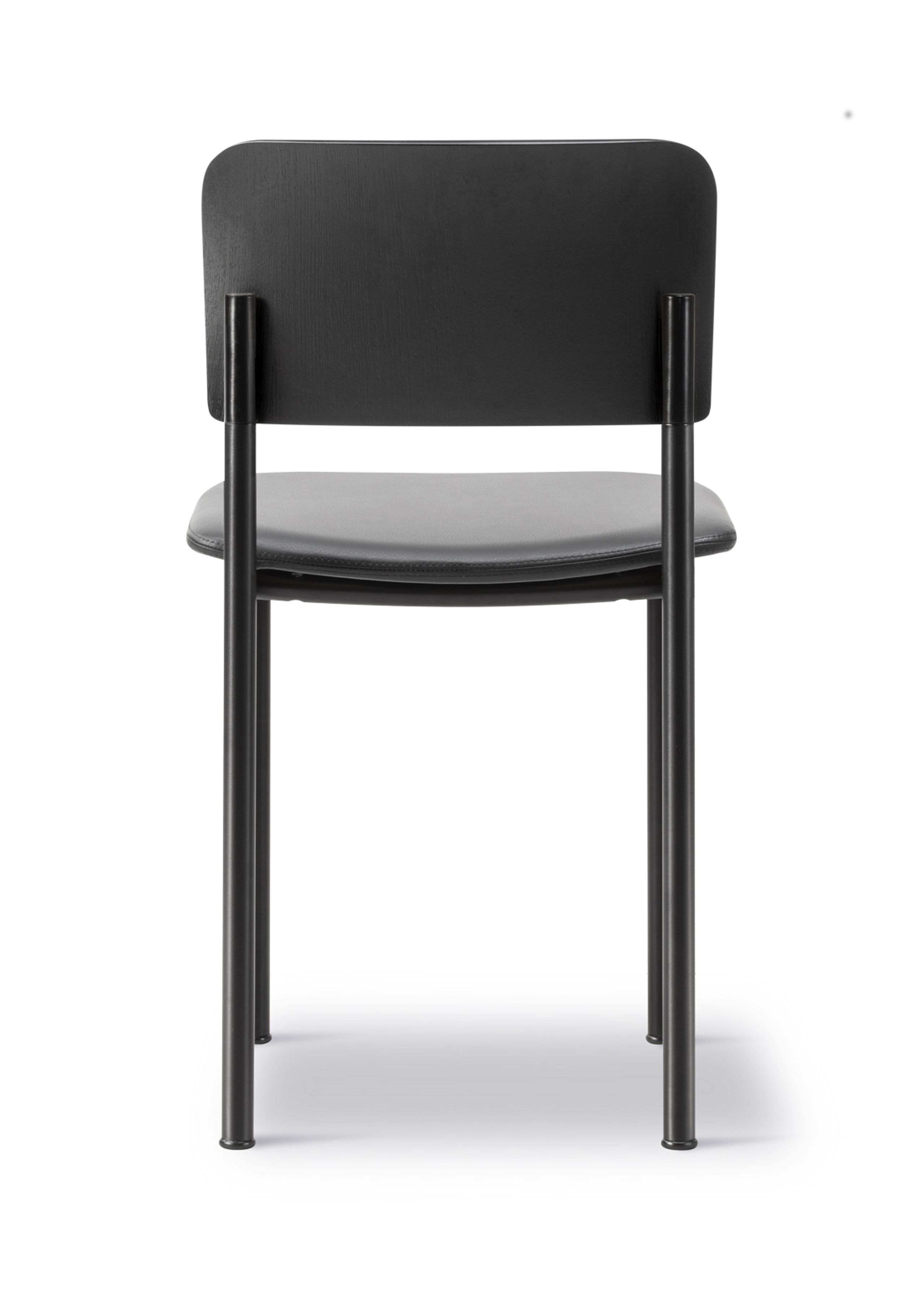 Fredericia Furniture - Sedia da pranzo - Plan Chair 3413 by Edward Barber & Jay Osgerby - Black Lacquered Oak & Omni 301 Black / Black