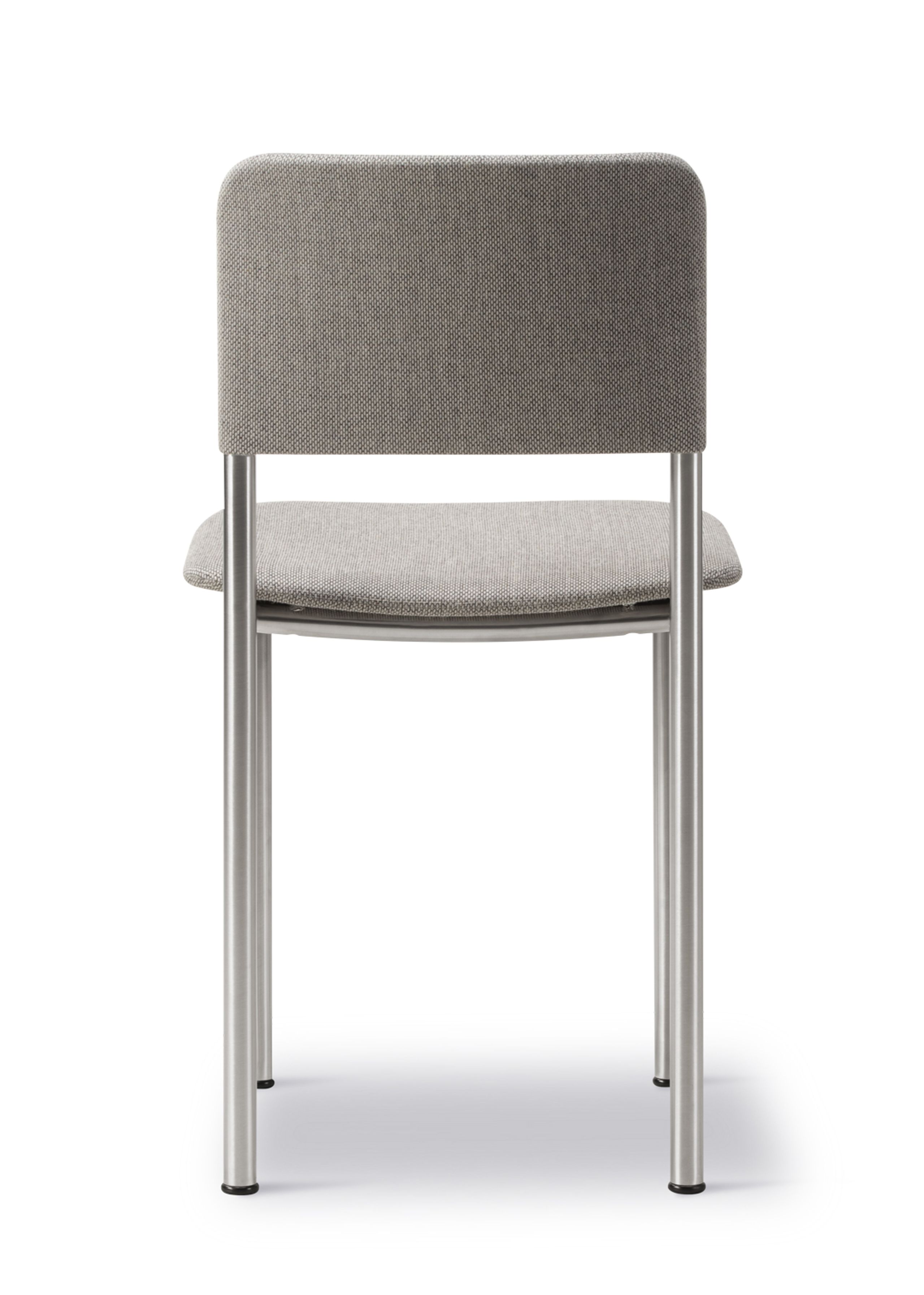 Fredericia Furniture - Esstischstuhl - Plan Chair 3414 by Edward Barber & Jay Osgerby - Re-wool 128 / Brushed Chrome