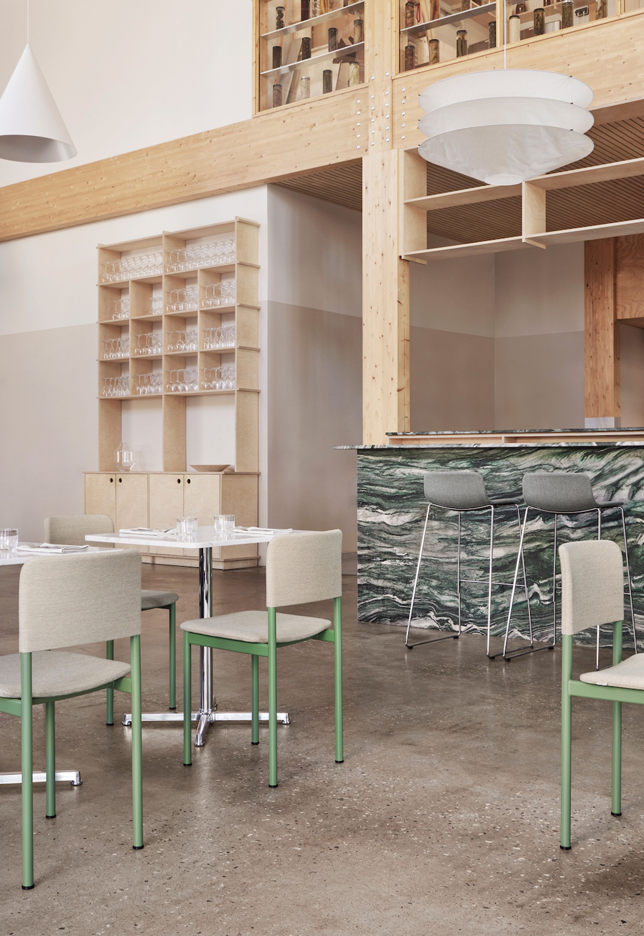 Fredericia Furniture - Spisebordsstol - Plan Chair 3414 by Edward Barber & Jay Osgerby - Re-wool 448 / Brushed Chrome