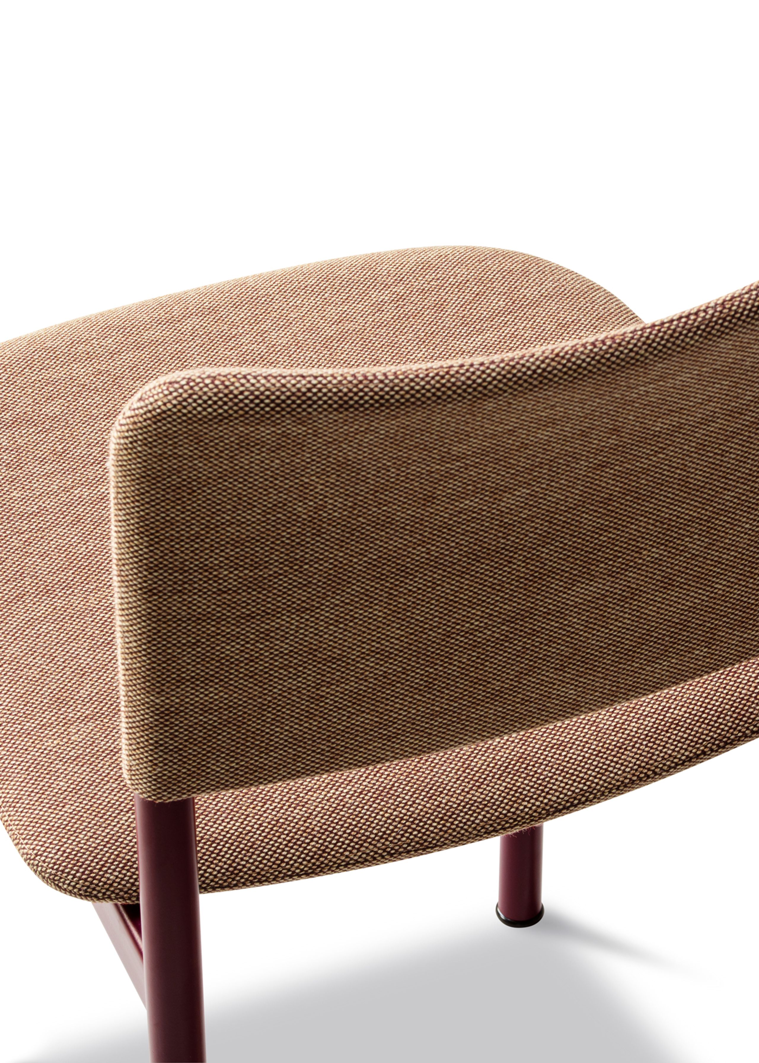 Fredericia Furniture - Spisebordsstol - Plan Chair 3414 by Edward Barber & Jay Osgerby - Steelcut Quartet 554 / Bordeaux