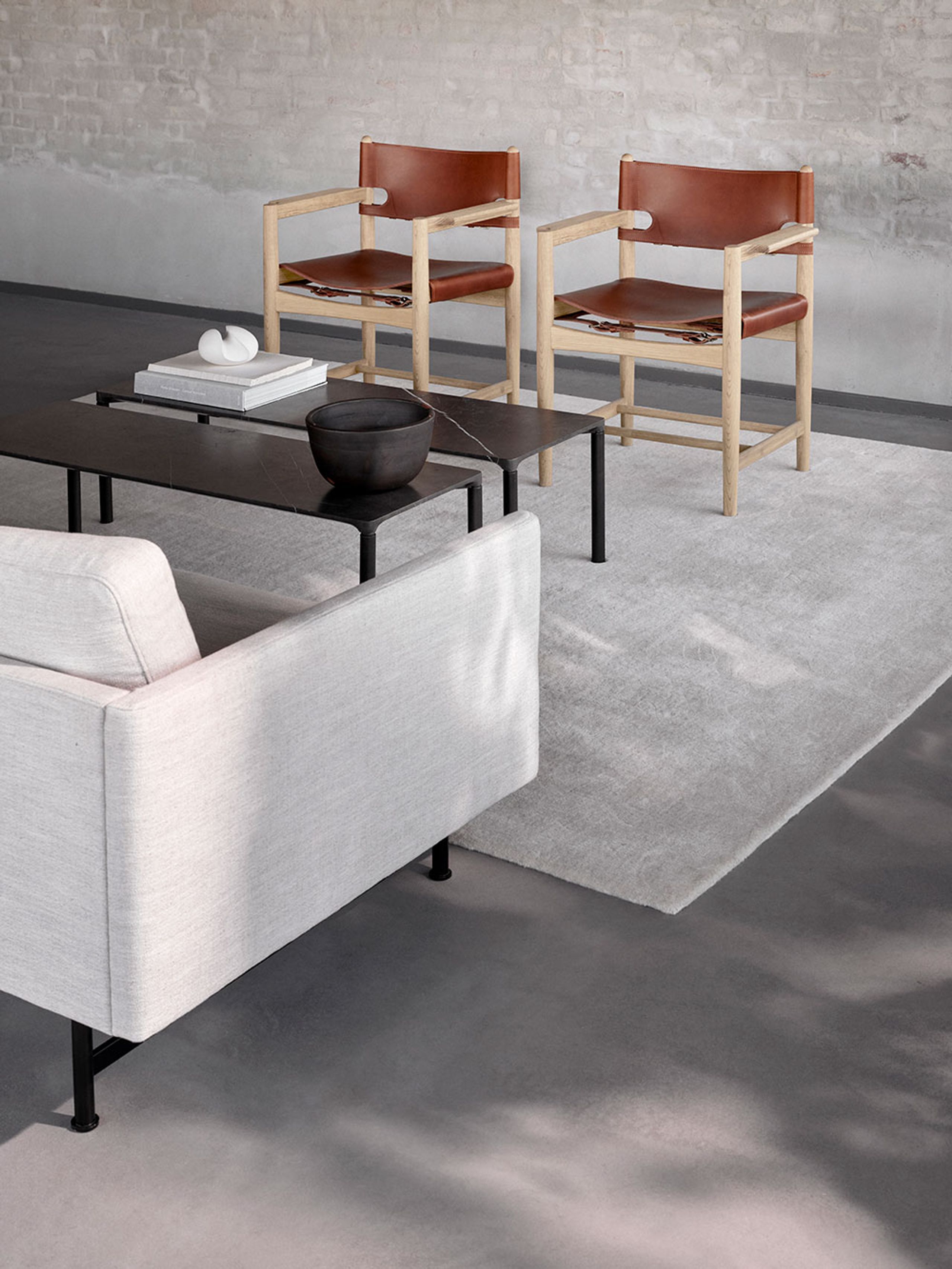 Fredericia Furniture - Chaise - Den Spanske Stol 3237 by Børge Mogensen - Oiled Oak / Cognac Saddle Leather