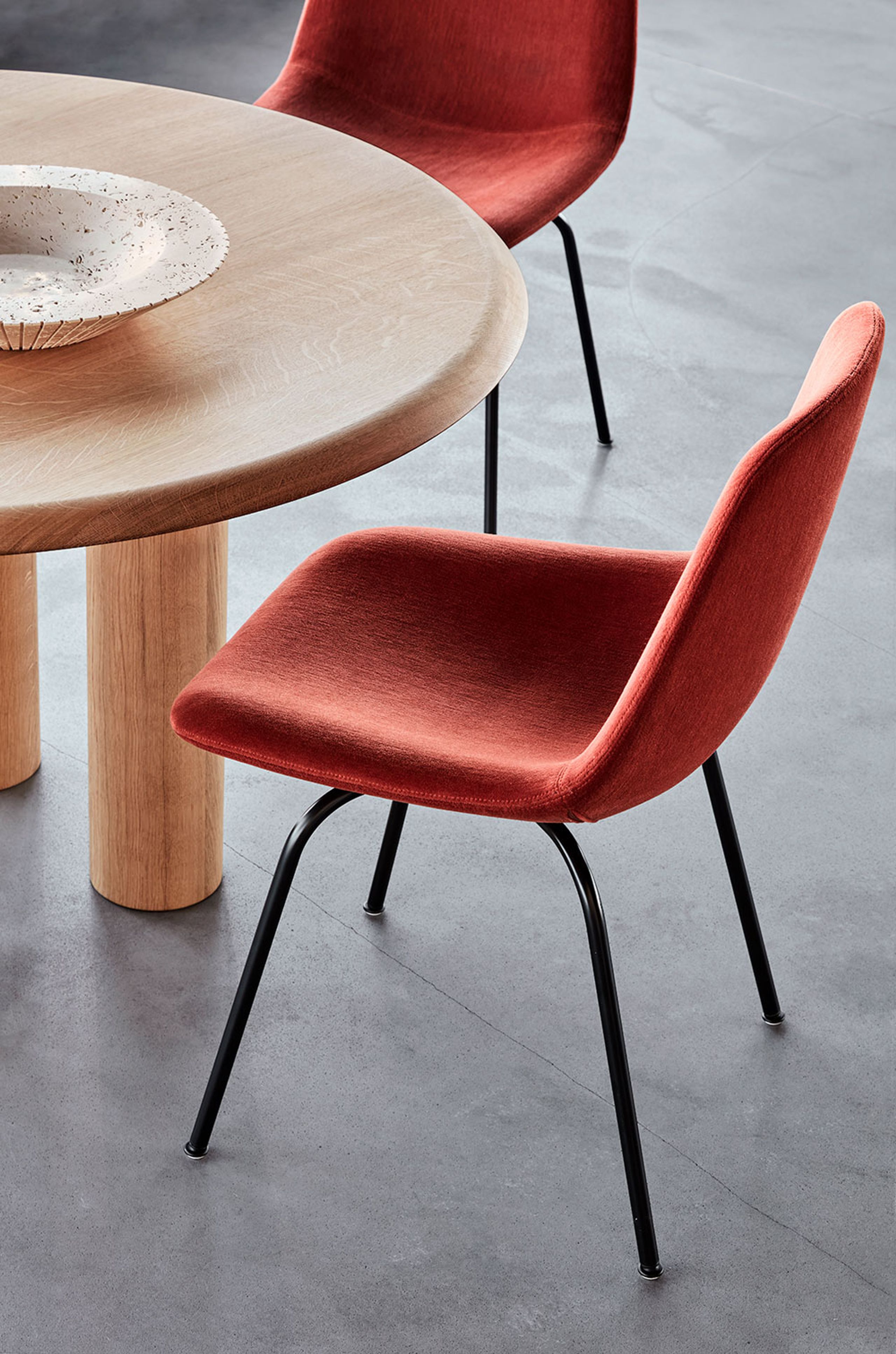 Fredericia Furniture - Chair - Eyes 4-Leg Chair 4810 by Foersom & Hiort-Lorenzen - Gentle 373 / Black