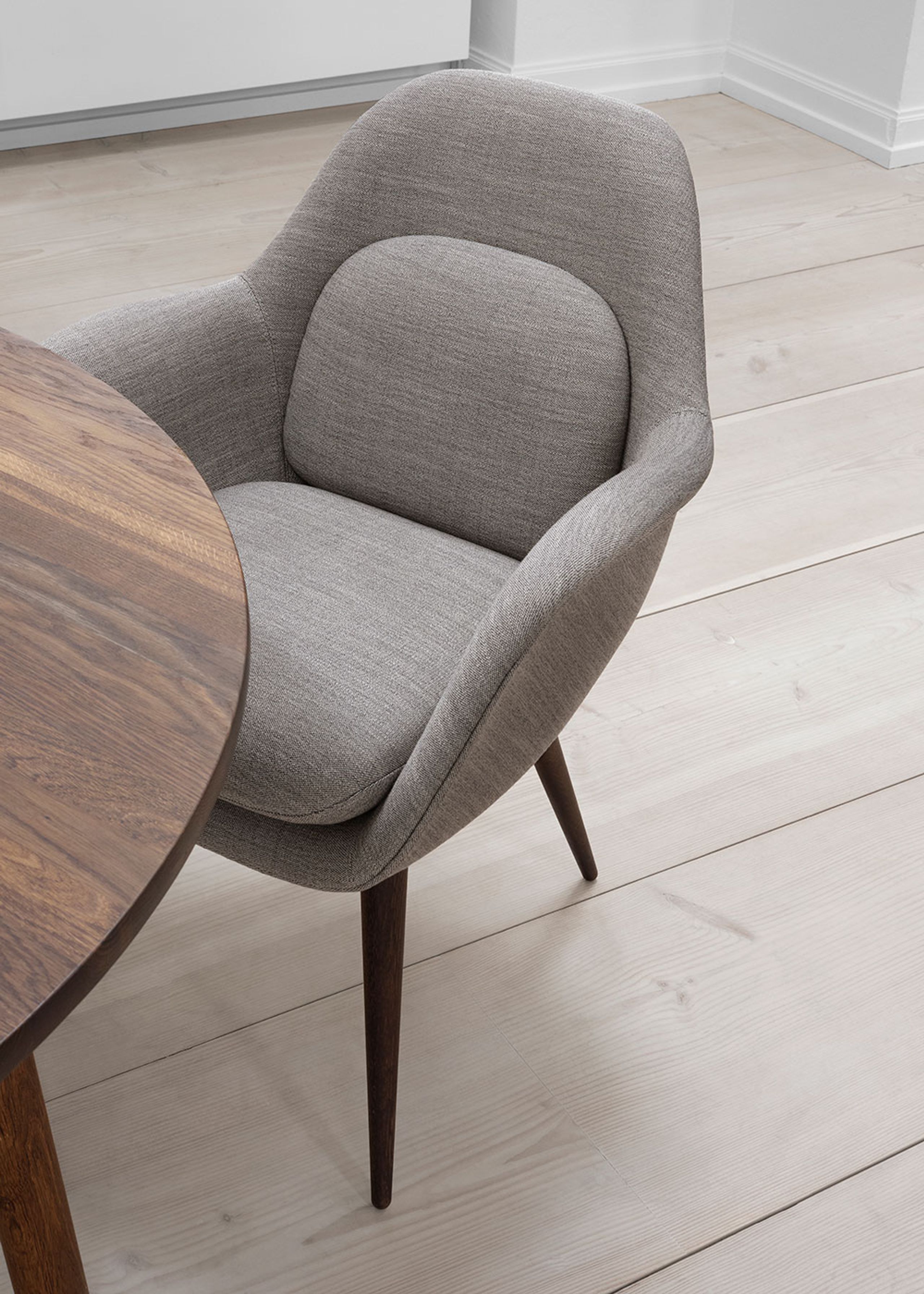 Fredericia Furniture - Jídelní židle - Swoon Dining Armchair 1777 by Space Copenhagen - Sinequanon 001 / Smoked Stained Oak