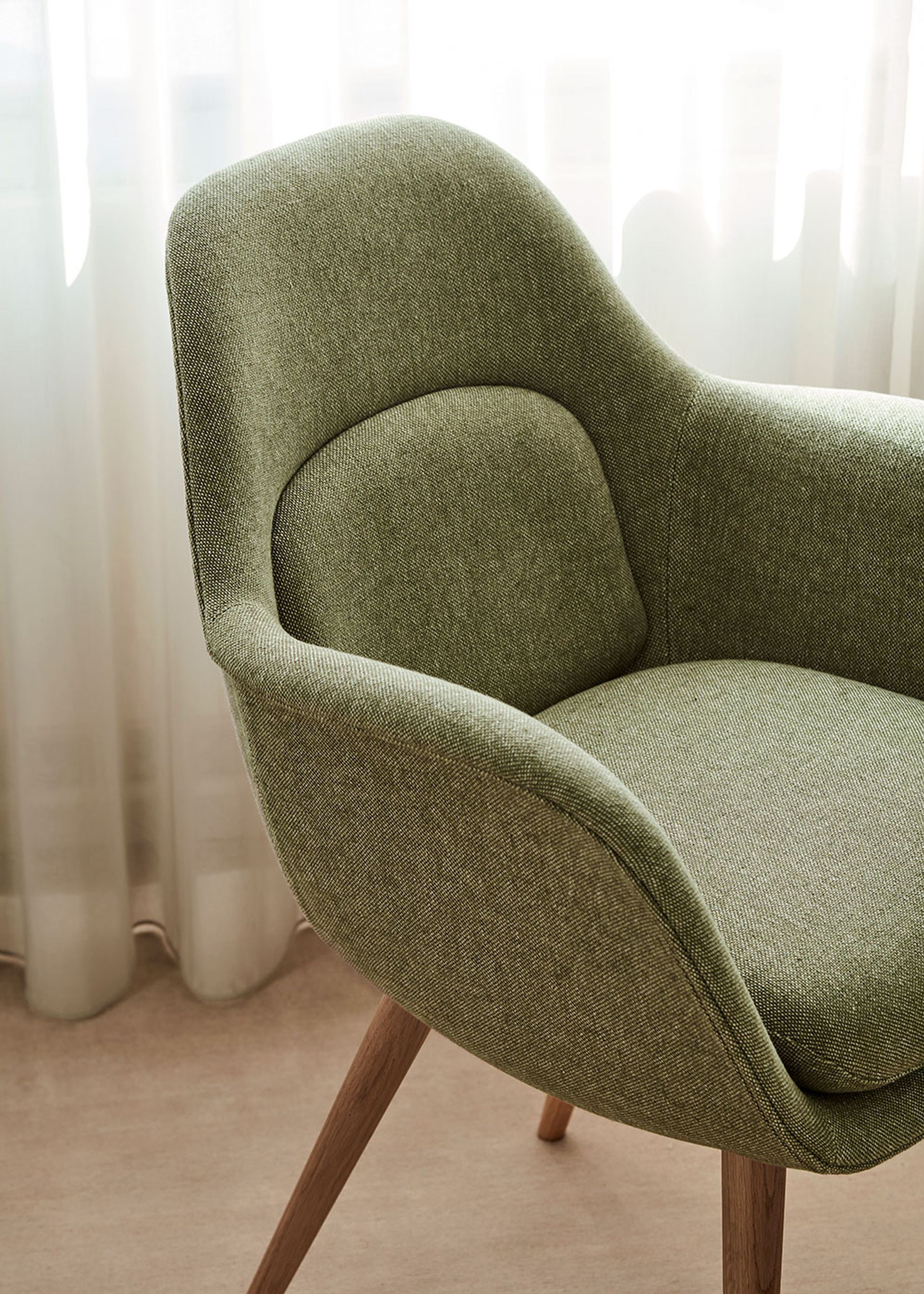 Fredericia Furniture - Jídelní židle - Swoon Dining Armchair 1777 by Space Copenhagen - Sinequanon 001 / Smoked Stained Oak