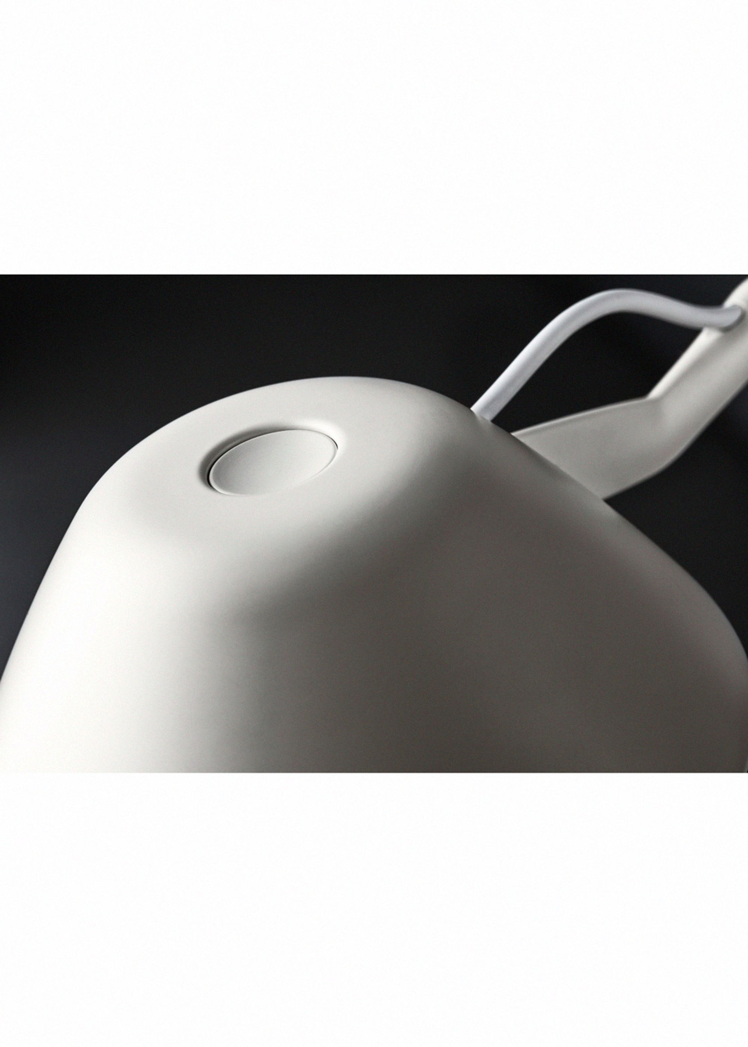 Fritz Hansen - Table Lamp - AQ01 / Table - White