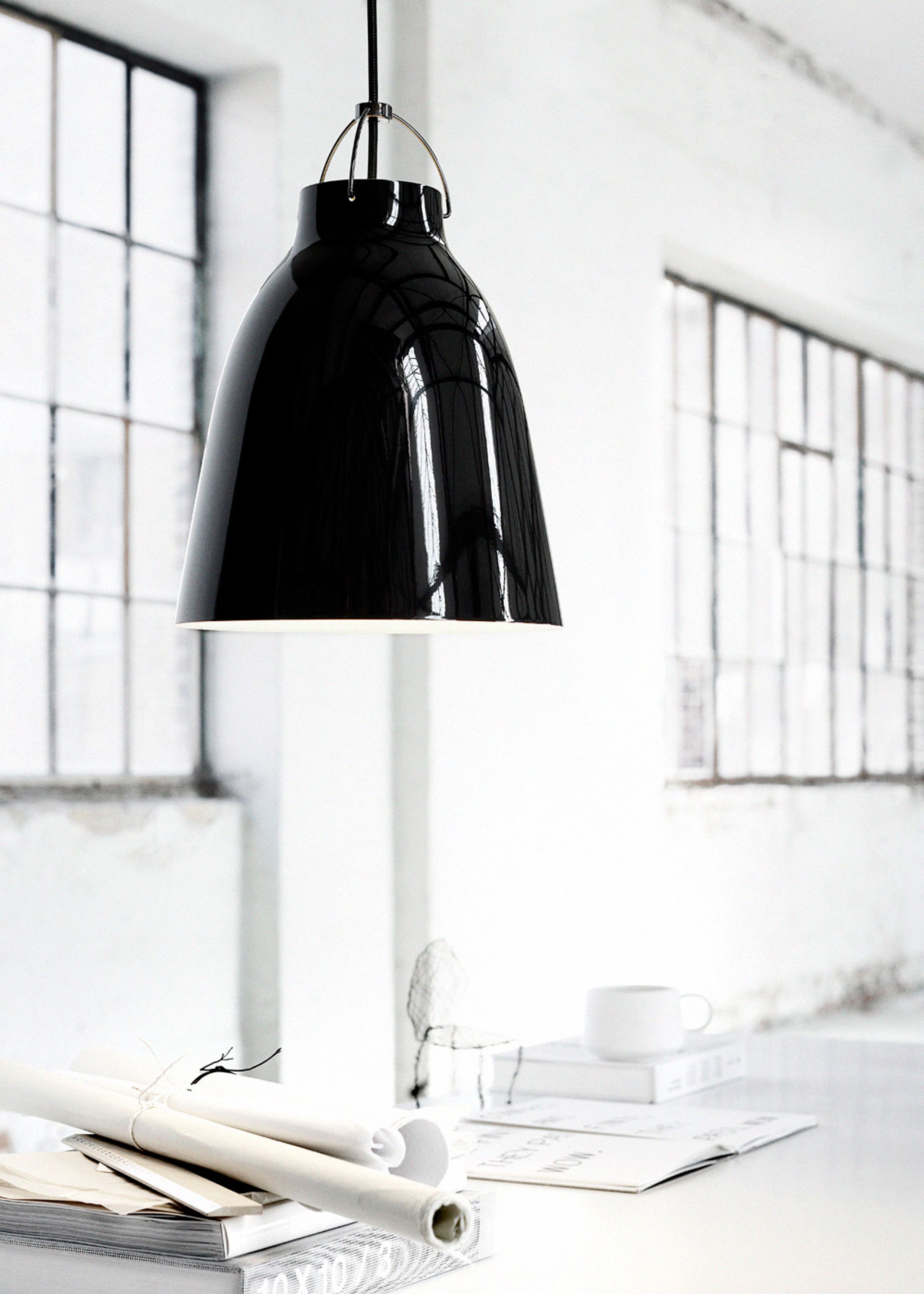 Fritz Hansen - Lamp - Caravaggio / Pendant - P1 - Black/Red