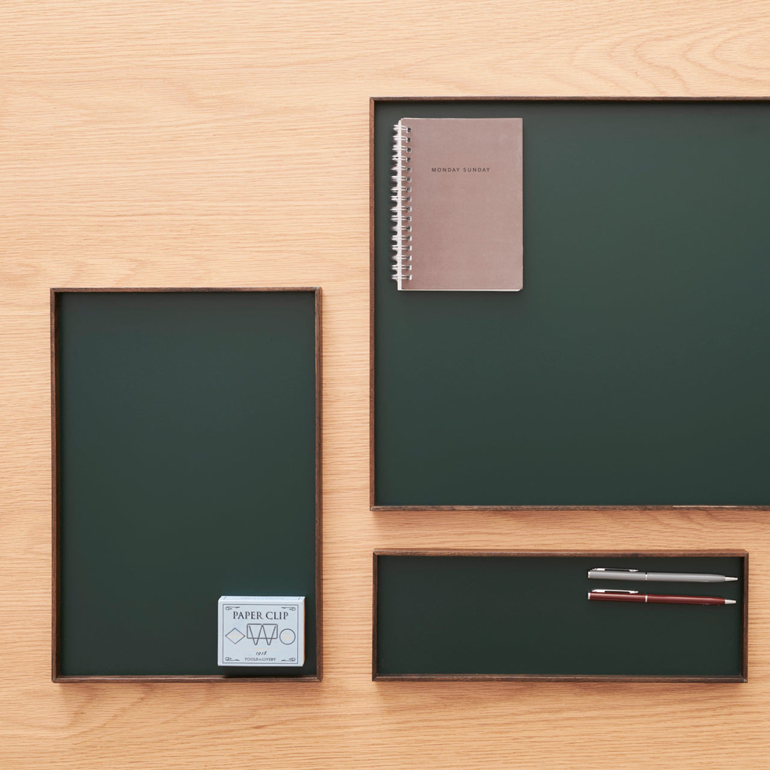 Gejst - Plateau - Frame Tray - Small / Green, Smoked Oak