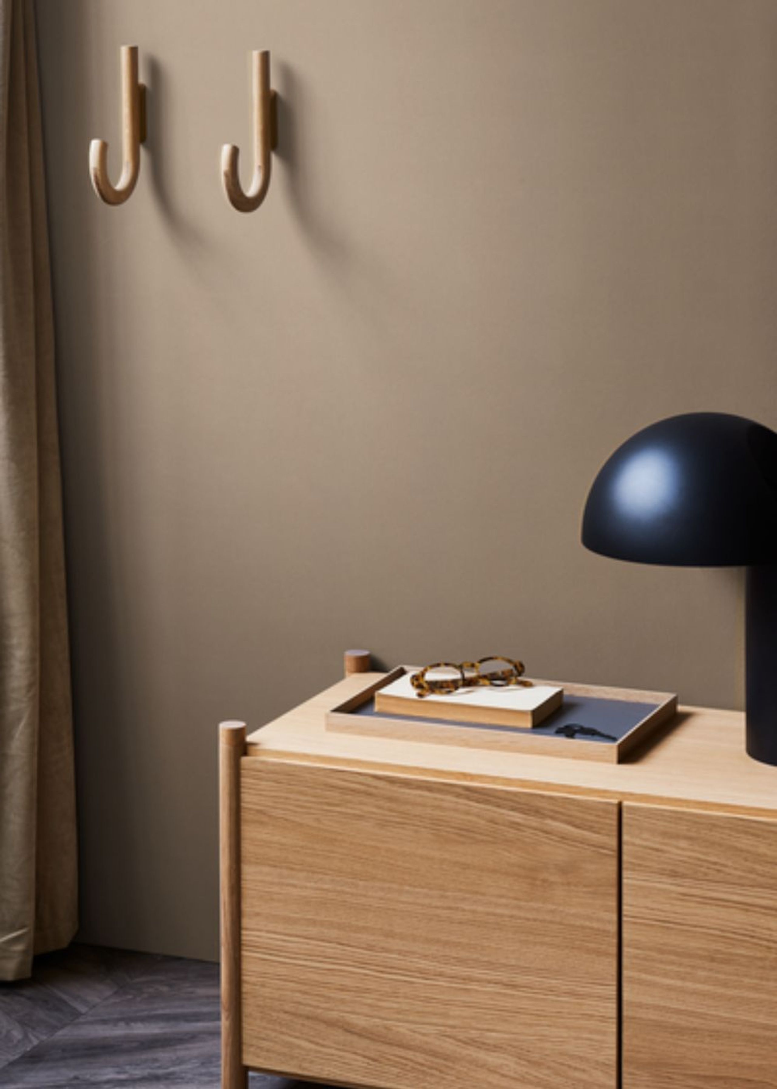 Gejst - Bügel - Hook Hanger - Black hook / Brass wall mount