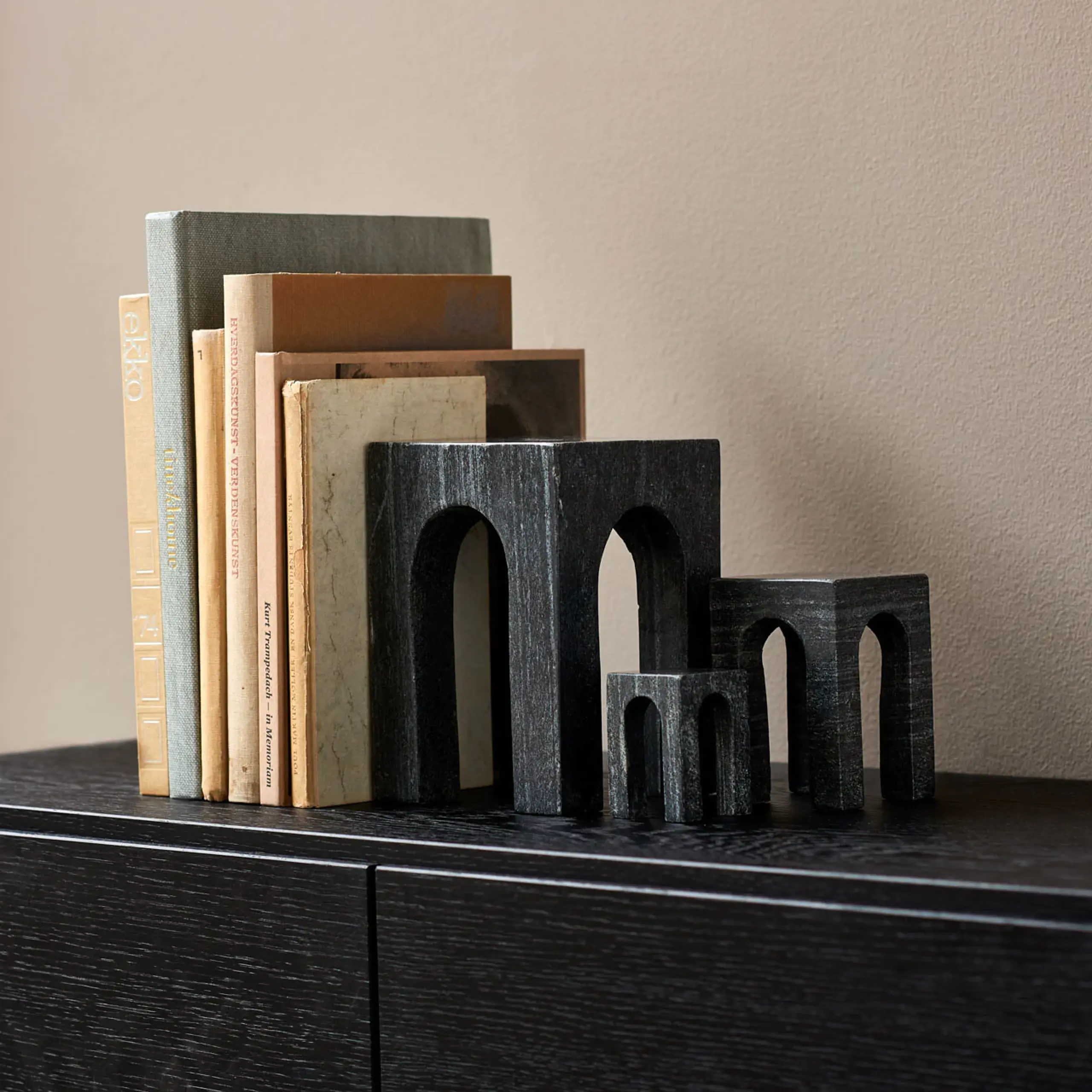 Gejst - Supporto per i libri - ARKIS Bookend - Black