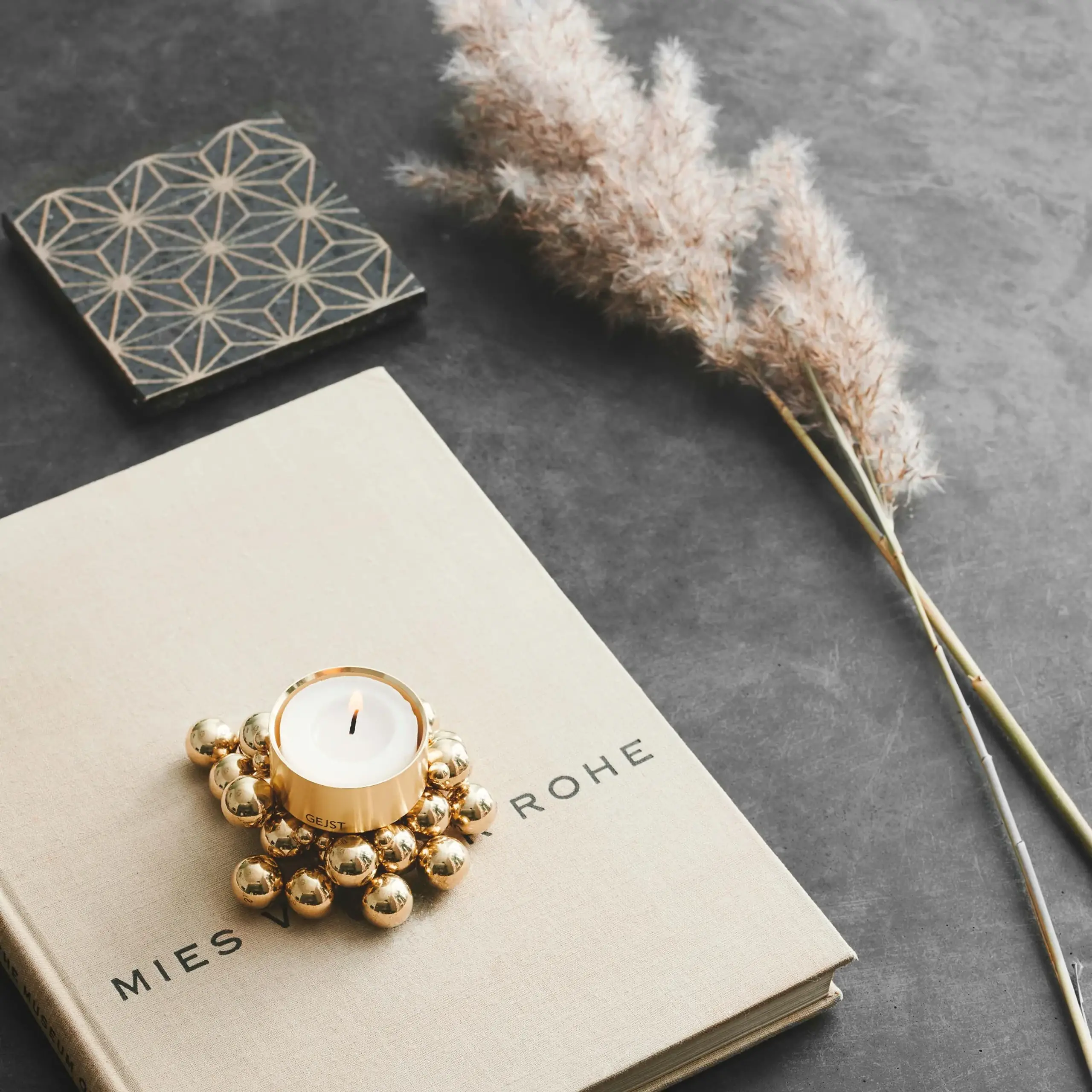 Gejst - Candlestick - Molekyl - Brass Tealight 1