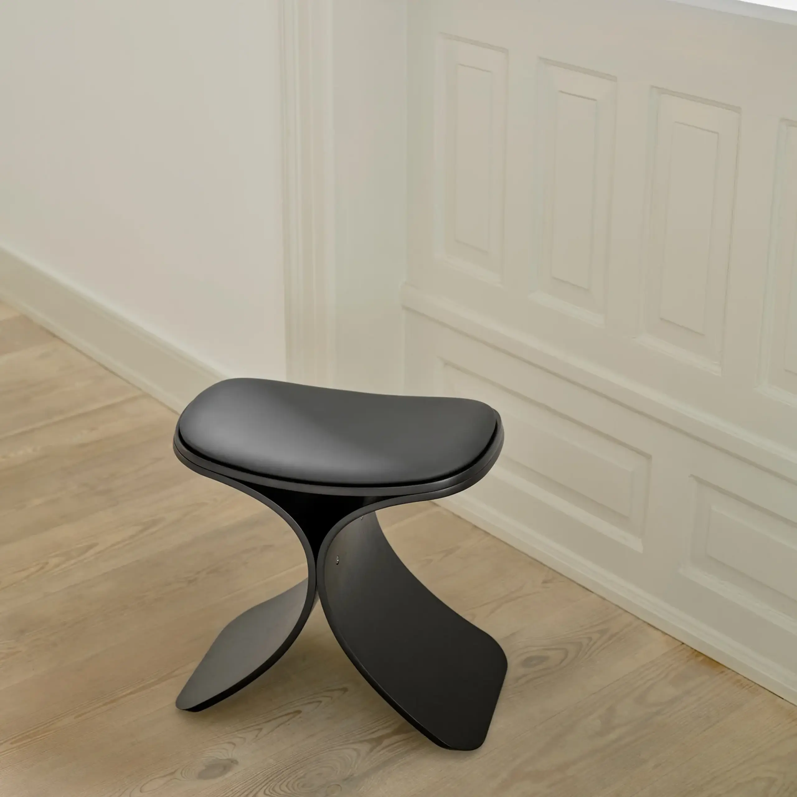 Gejst - Stołek - Luno Stool - Black Oak / Black