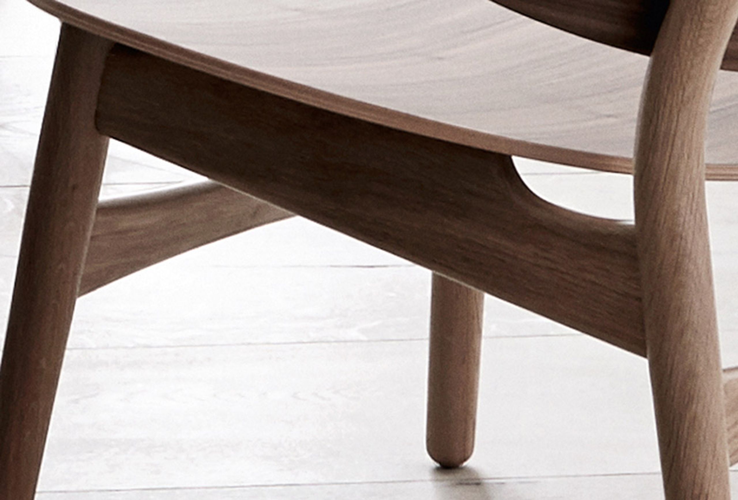 Getama - Křeslo - GE1936 Venus Chair by Hans J. Wegner - Lacquered Oak