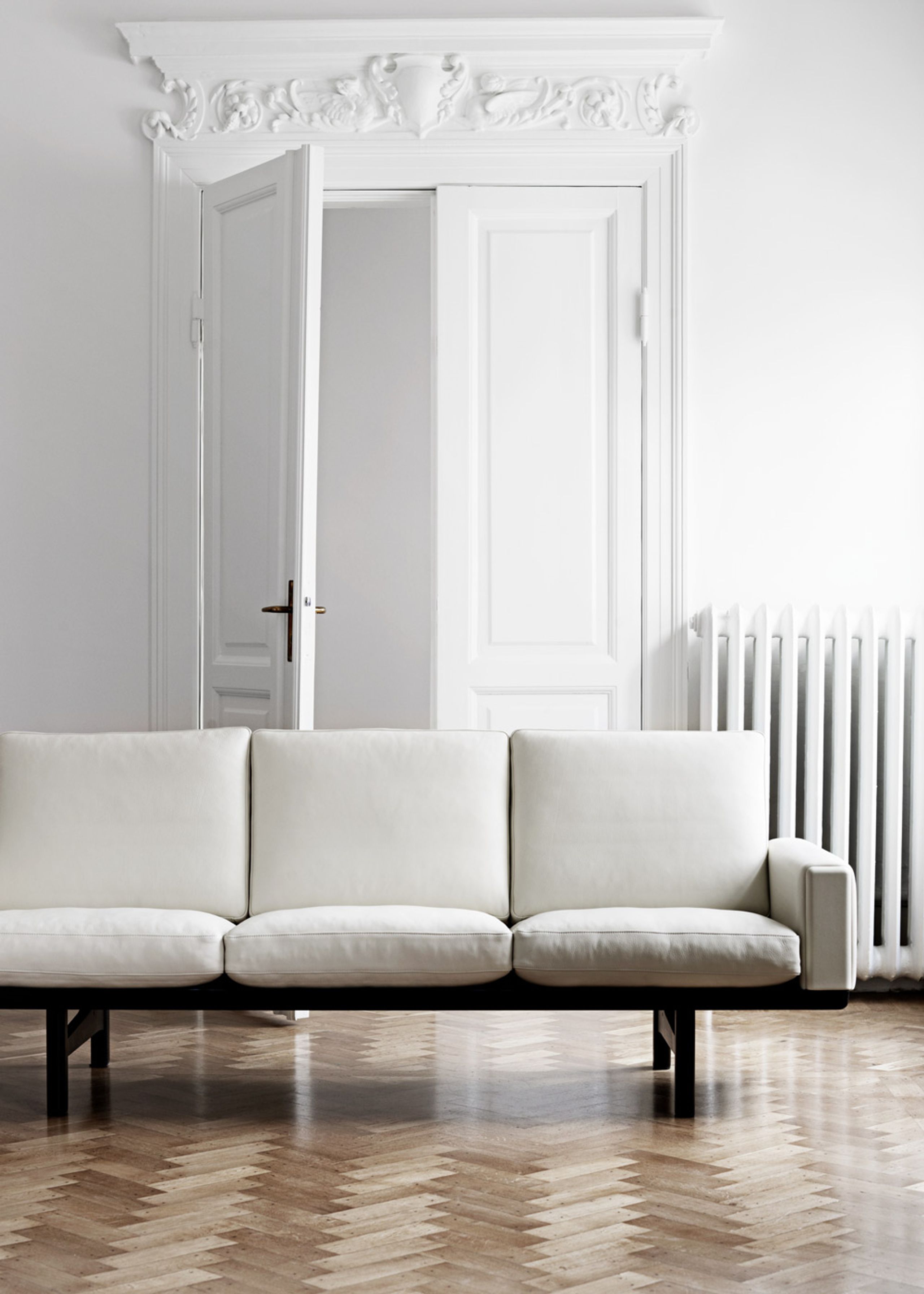 Getama - Kanapa - GE236 / 2 seater / Matrix / by Hans J. Wegner - Oak