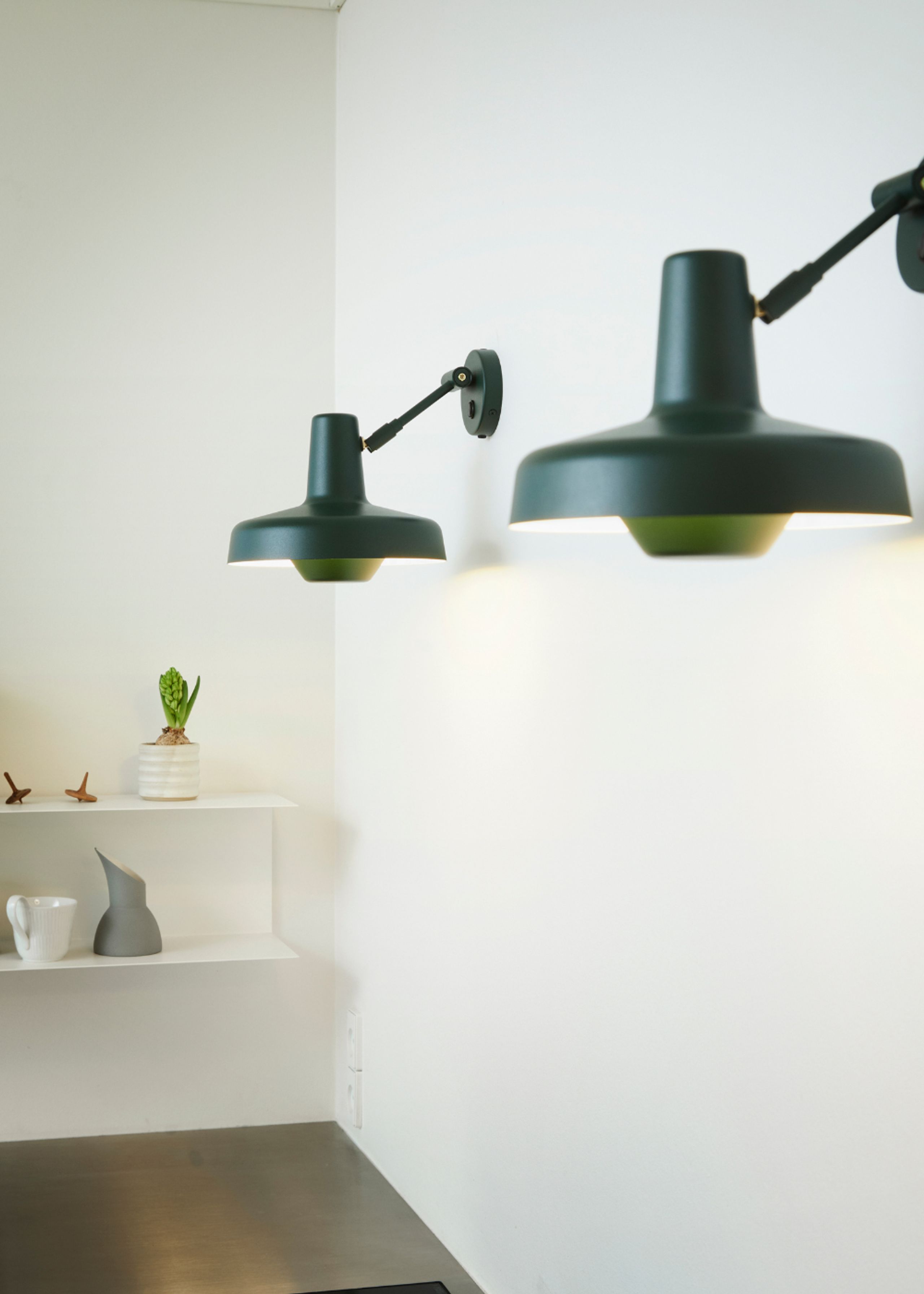 Grupa - Pendolo - Arigato wall lamp - Blue - Extra Short wall