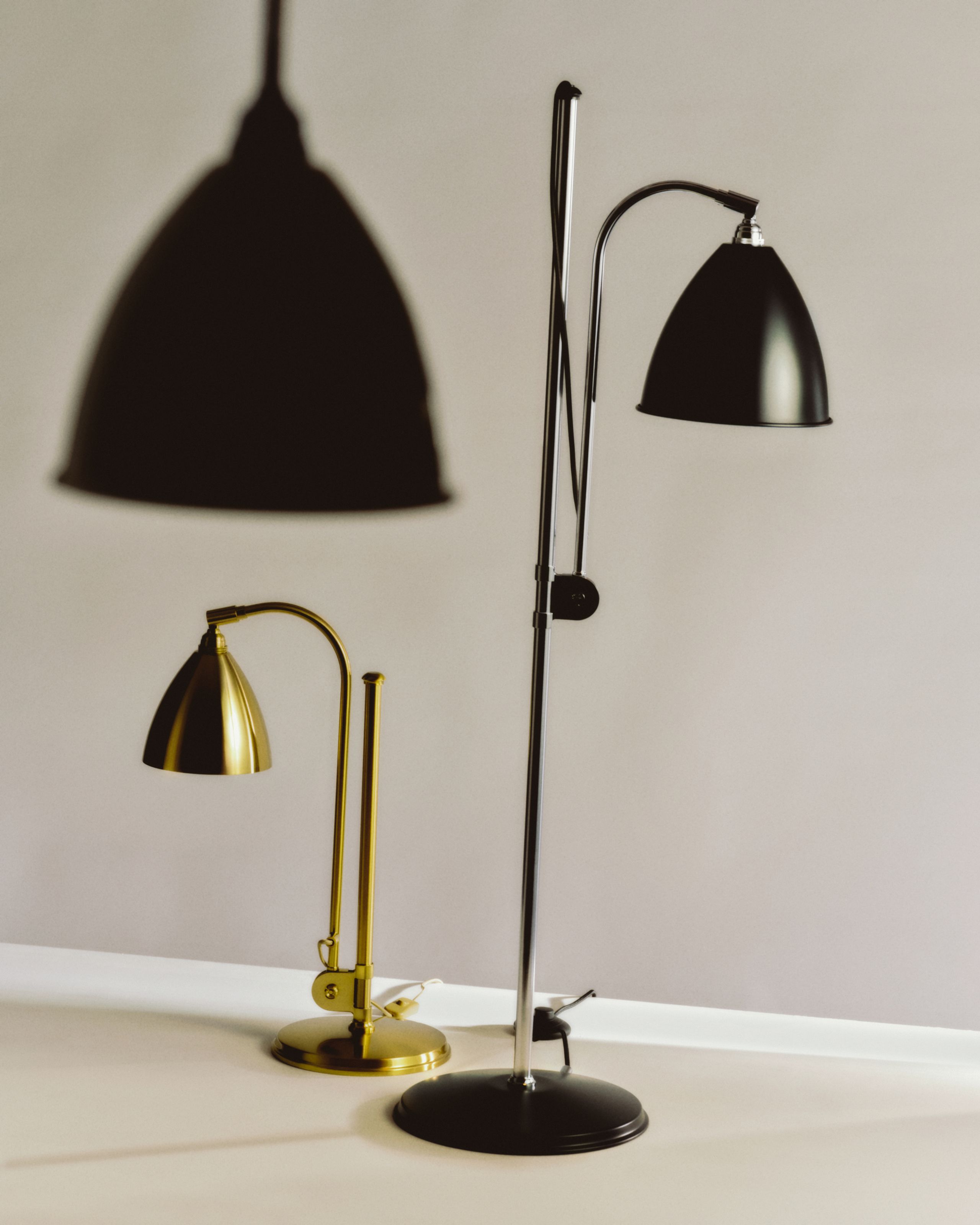 GUBI - Gulvlampe - BL3 Floor Lamp - Ø16 (S) - Base: Chrome / Shade: Black Semi Matt